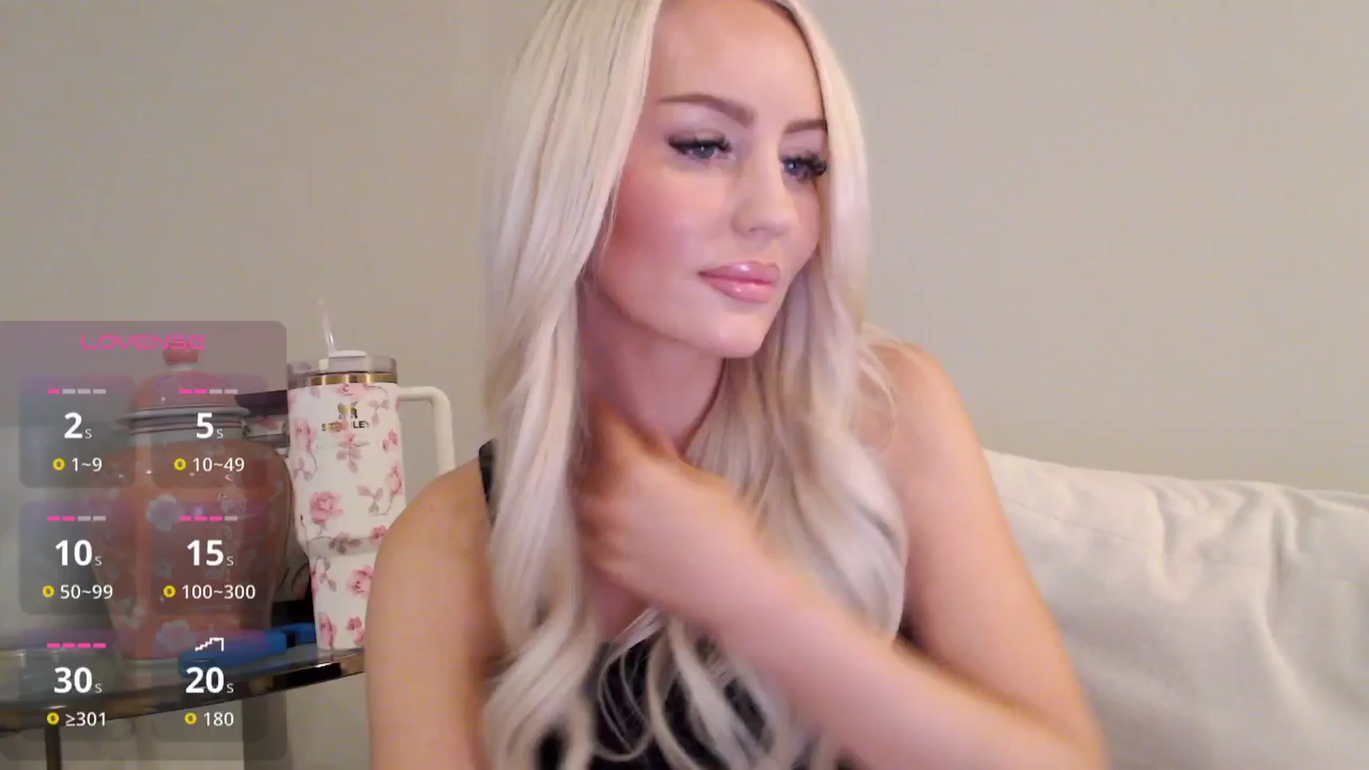 Gallery image thumbnail from Officialelsa's myfreecams stream on, 11/17/2025, 22:47 image 11 of 20