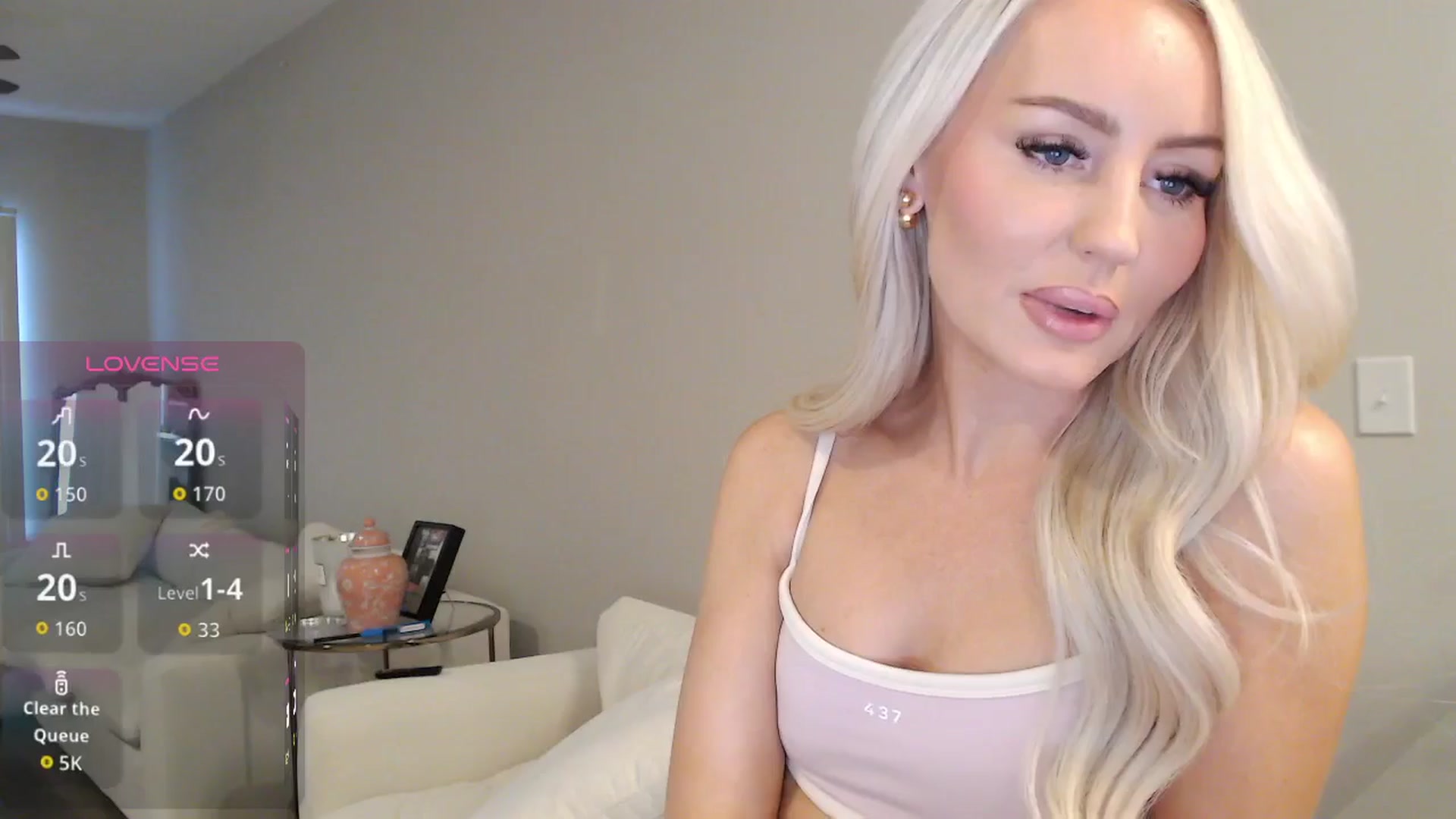 Gallery image thumbnail from Officialelsa's myfreecams stream on, 11/19/2025, 22:45 image 7 of 20