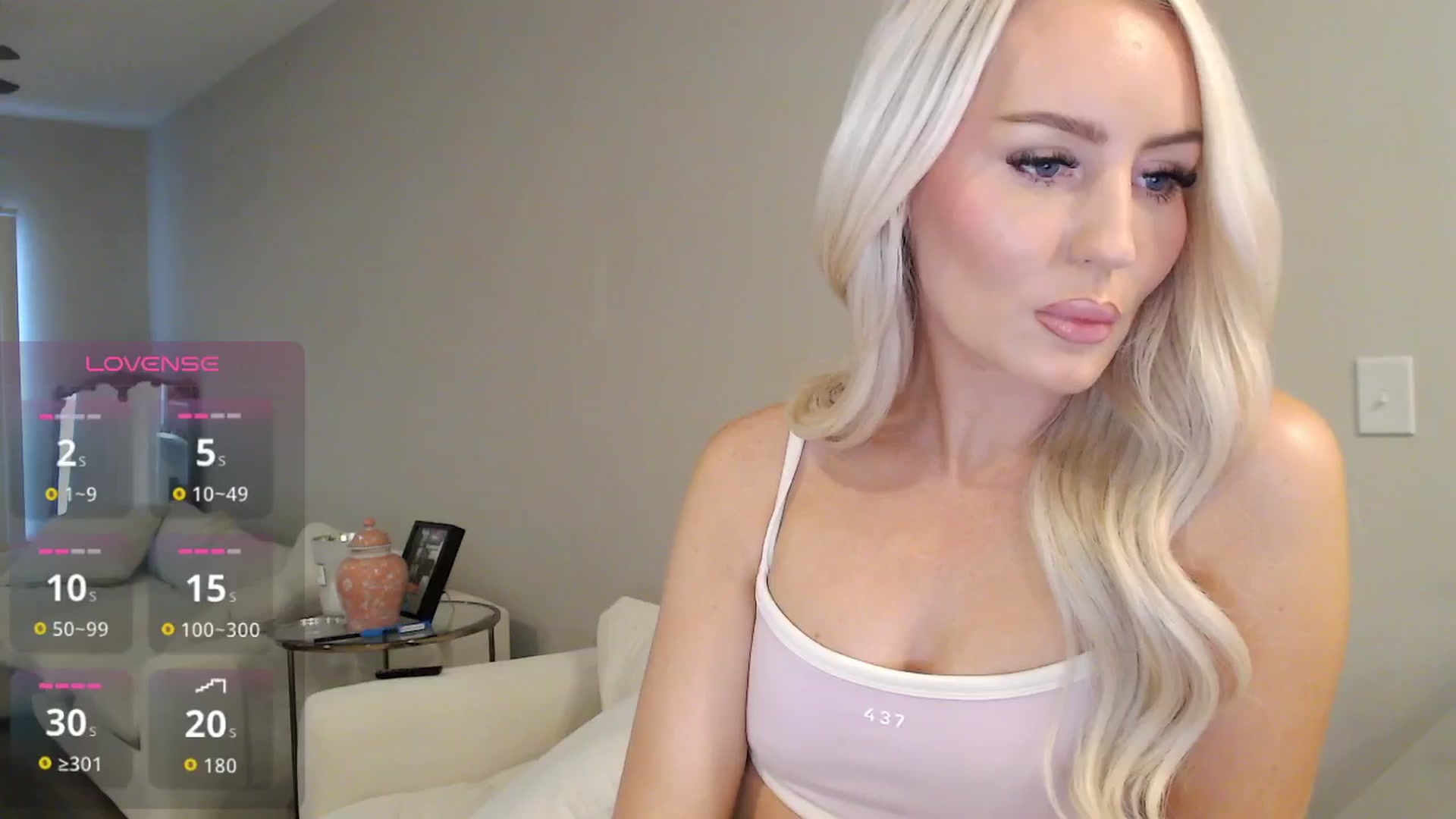 Gallery image thumbnail from Officialelsa's myfreecams stream on, 11/19/2025, 22:45 image 8 of 20