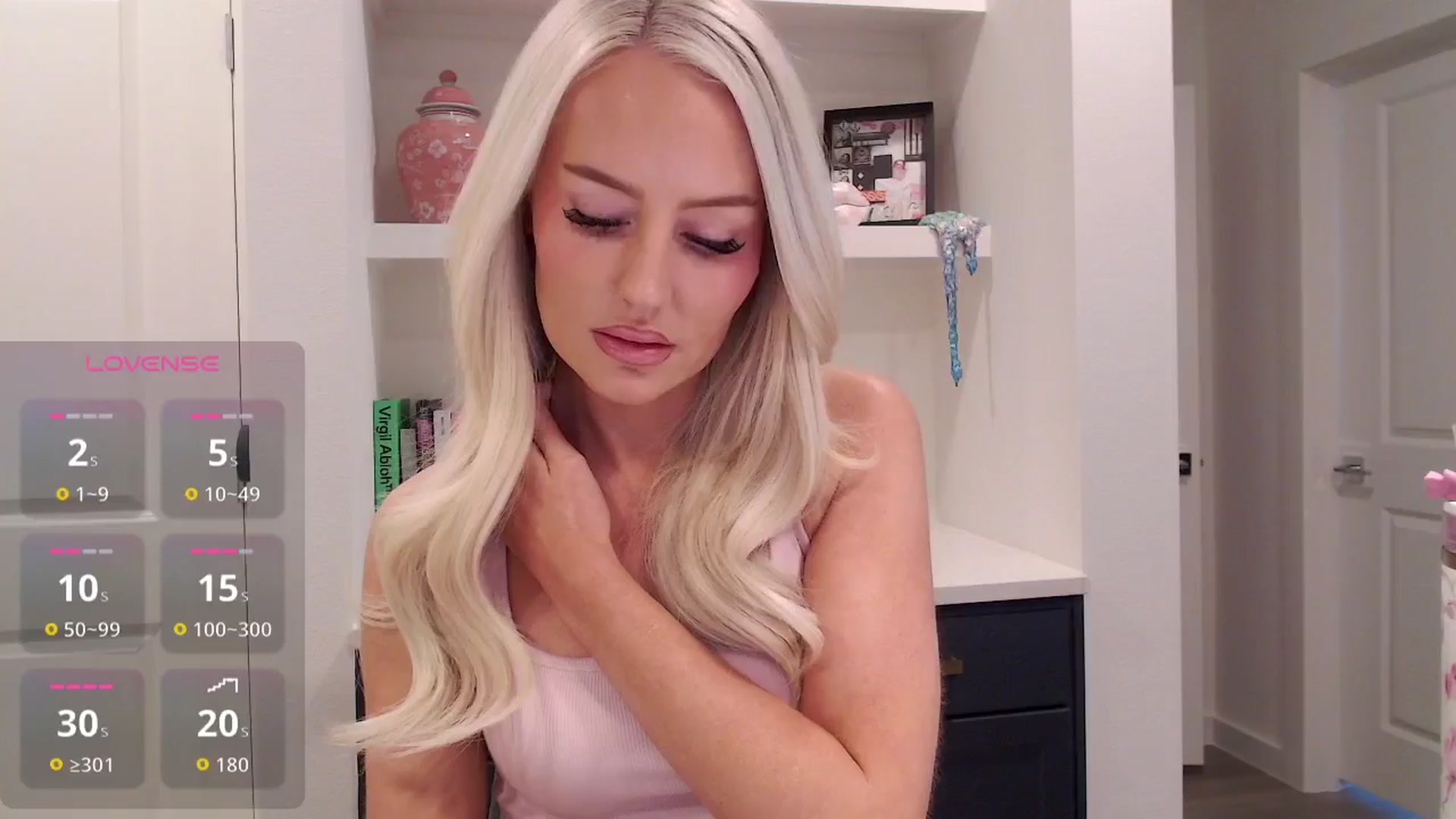 Gallery image thumbnail from Officialelsa's myfreecams stream on, 12/06/2025, 21:59 image 11 of 20