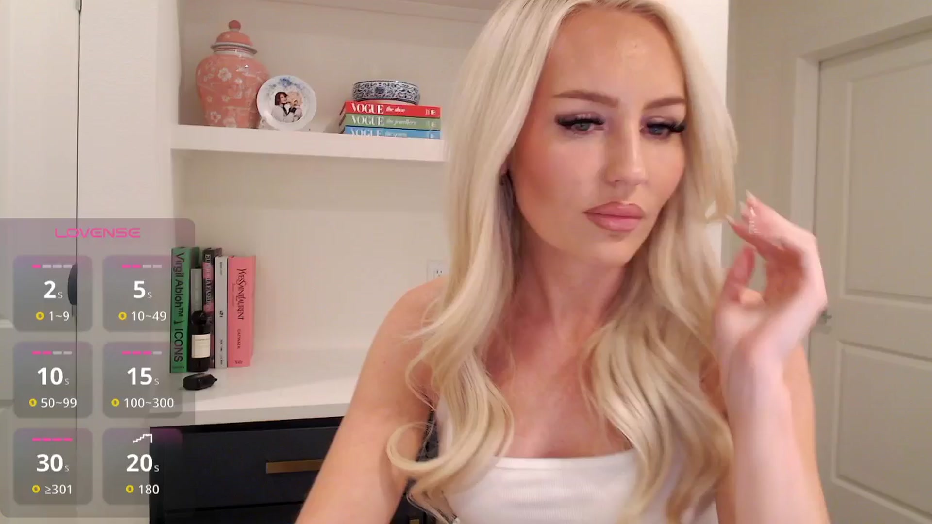 Gallery image thumbnail from Officialelsa's myfreecams stream on, 12/11/2025, 07:01 image 8 of 20