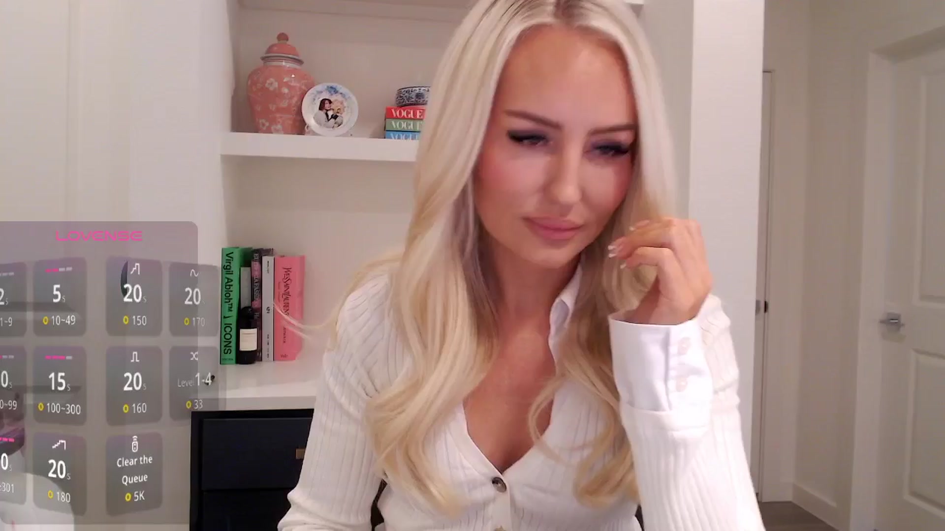 Gallery image thumbnail from Officialelsa's myfreecams stream on, 12/12/2025, 21:16 image 14 of 20