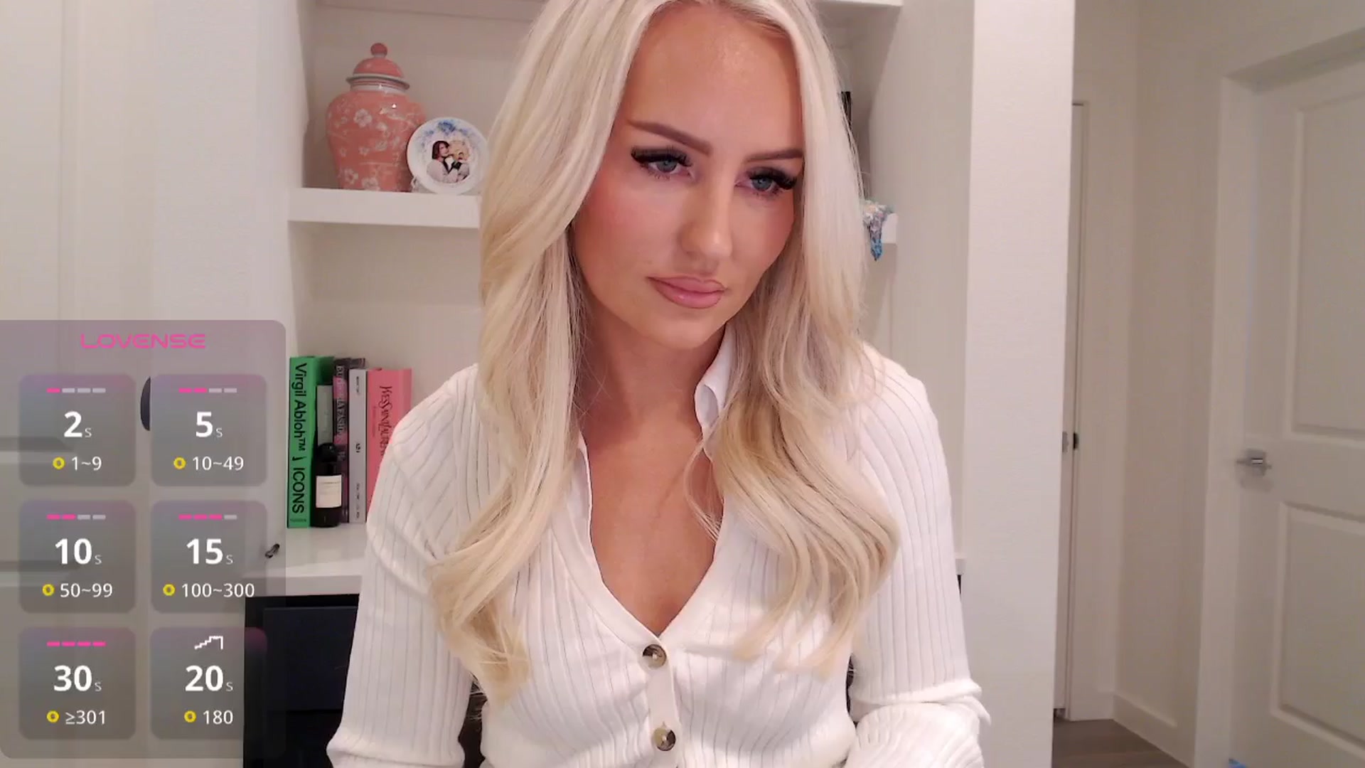 Gallery image thumbnail from Officialelsa's myfreecams stream on, 12/12/2025, 21:16 image 8 of 20
