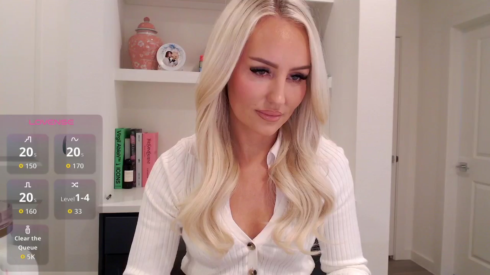 Gallery image thumbnail from Officialelsa's myfreecams stream on, 12/12/2025, 21:16 image 16 of 20