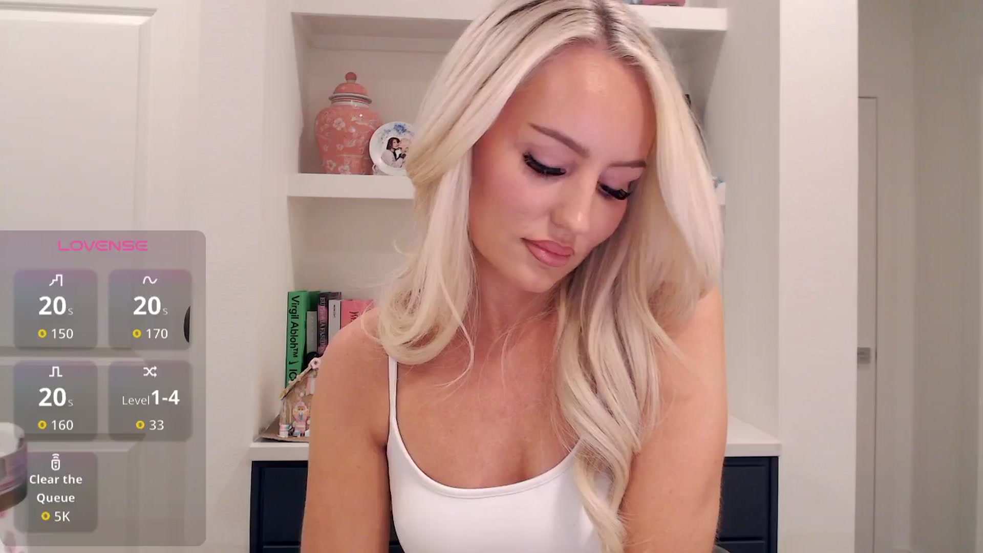 Gallery image thumbnail from Officialelsa's myfreecams stream on, 12/16/2025, 03:37 image 15 of 20
