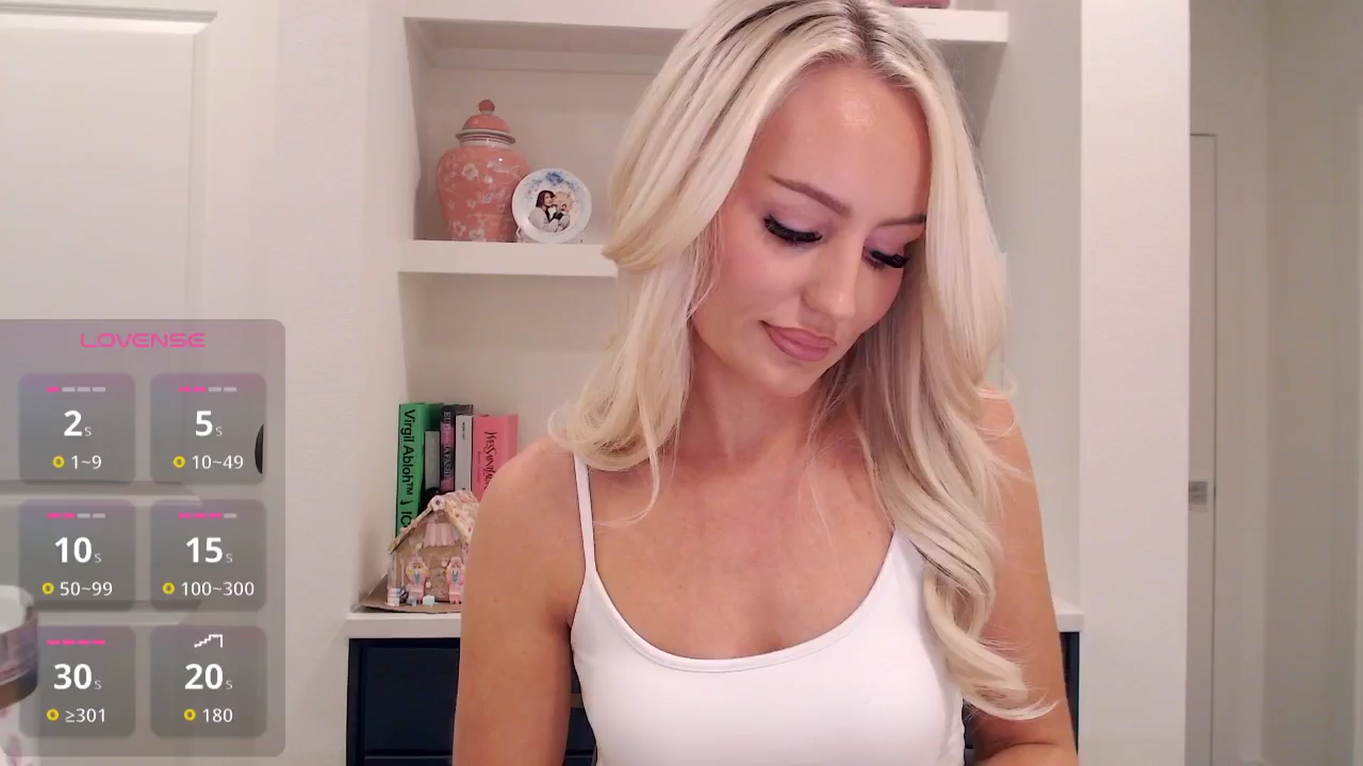 Gallery image thumbnail from Officialelsa's myfreecams stream on, 12/16/2025, 03:37 image 12 of 20