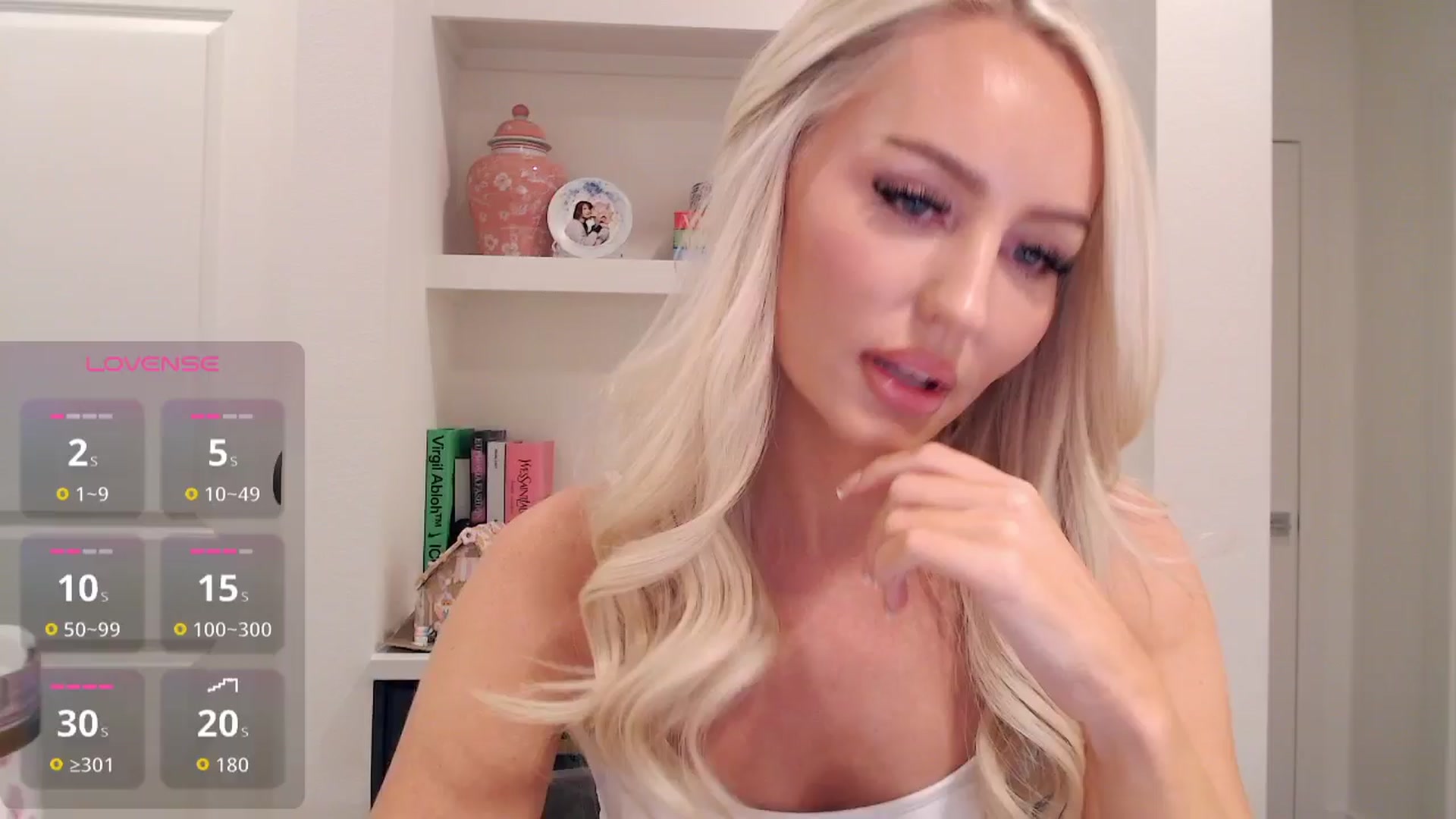 Gallery image thumbnail from Officialelsa's myfreecams stream on, 12/16/2025, 03:37 image 4 of 20
