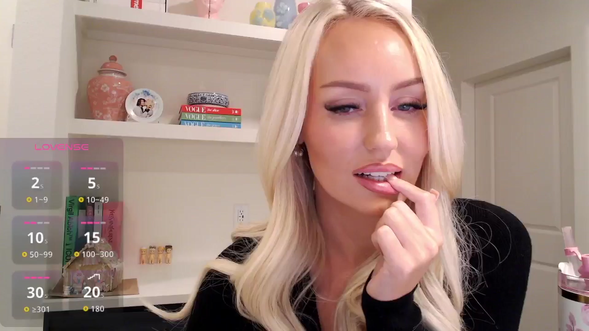Gallery image thumbnail from Officialelsa's myfreecams stream on, 12/17/2025, 02:12 image 6 of 20