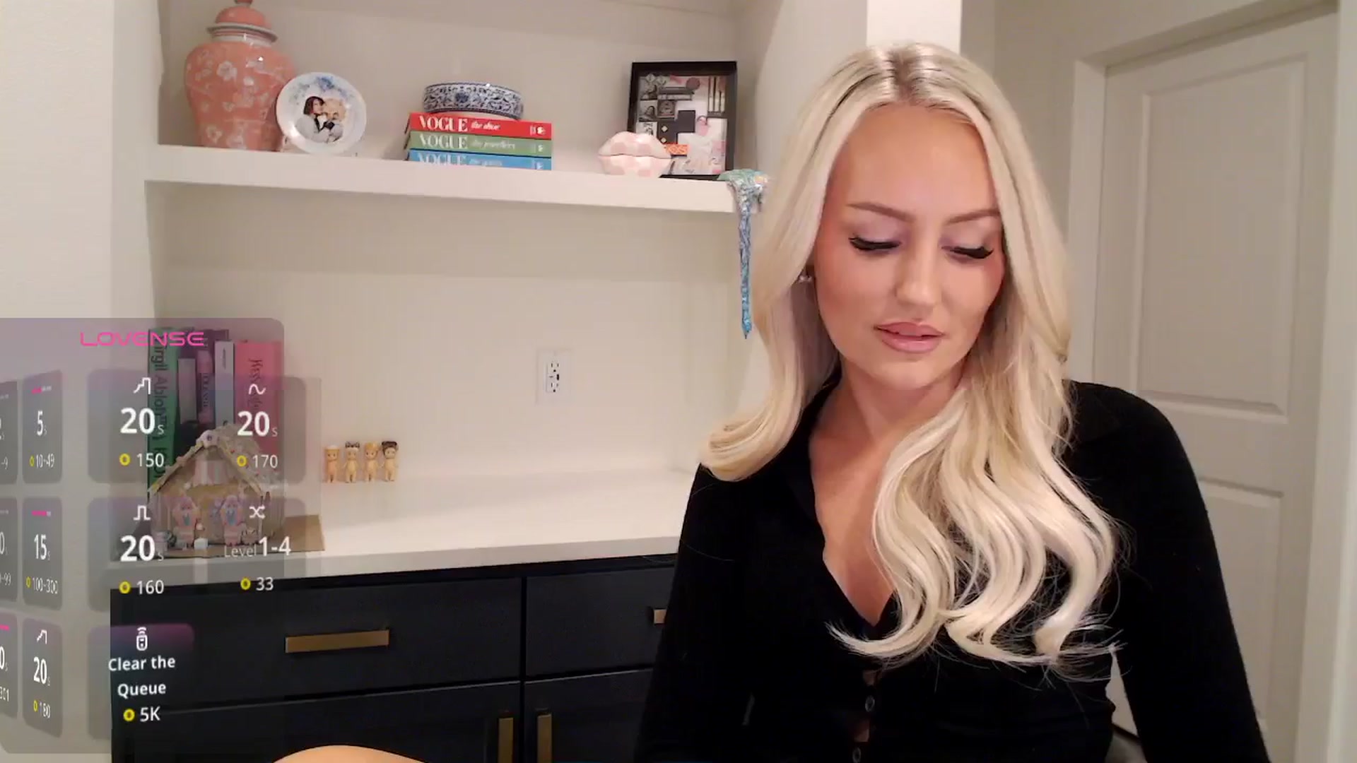 Gallery image thumbnail from Officialelsa's myfreecams stream on, 12/17/2025, 02:12 image 17 of 20