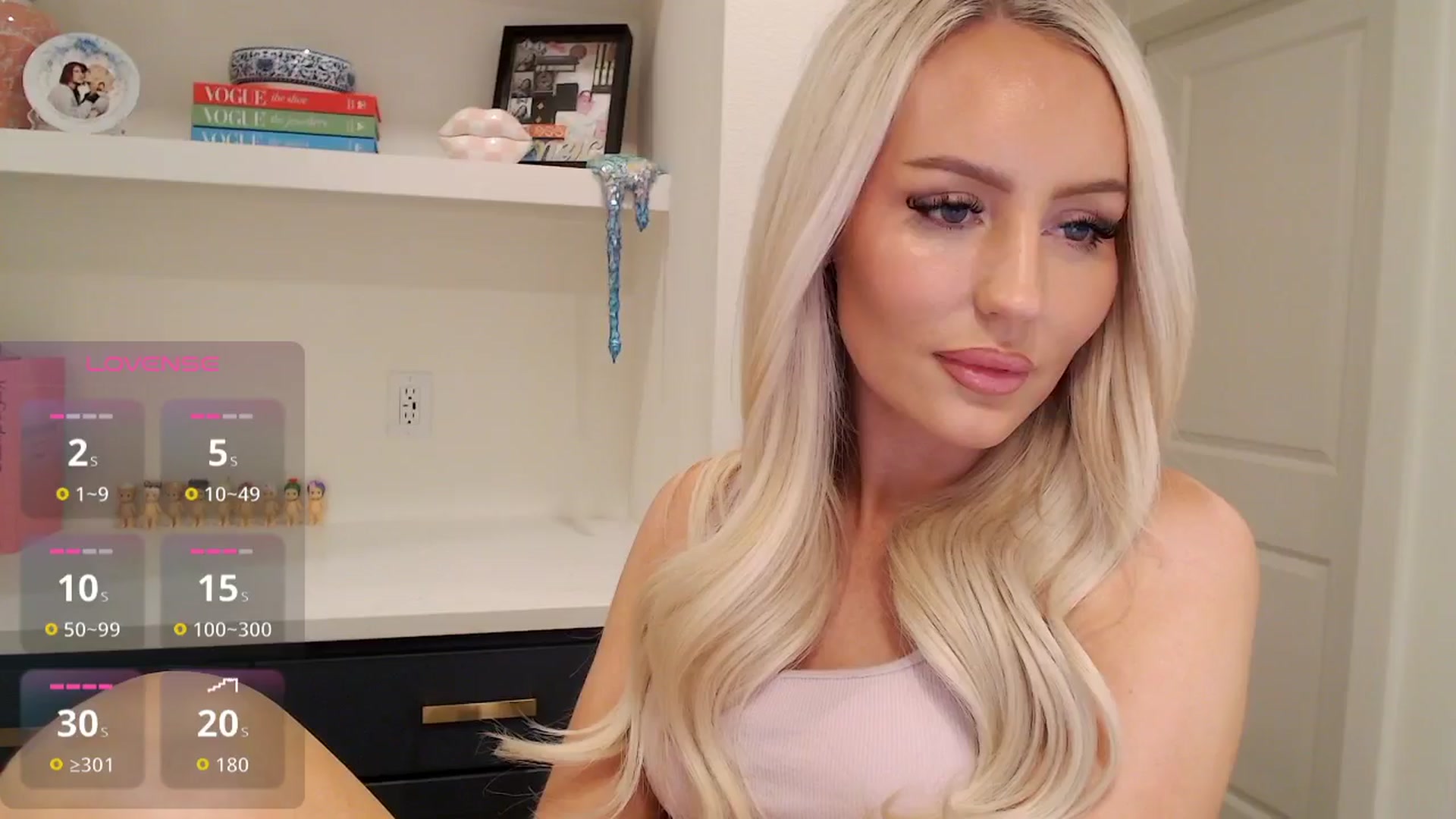 Gallery image thumbnail from Officialelsa's myfreecams stream on, 02/03/2026, 24:20 image 4 of 20