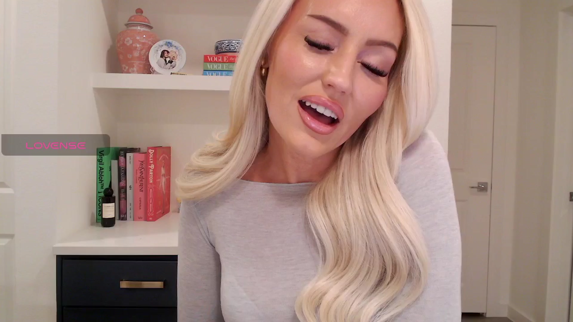 Gallery image thumbnail from Officialelsa's myfreecams stream on, 03/18/2026, 05:32 image 1 of 20