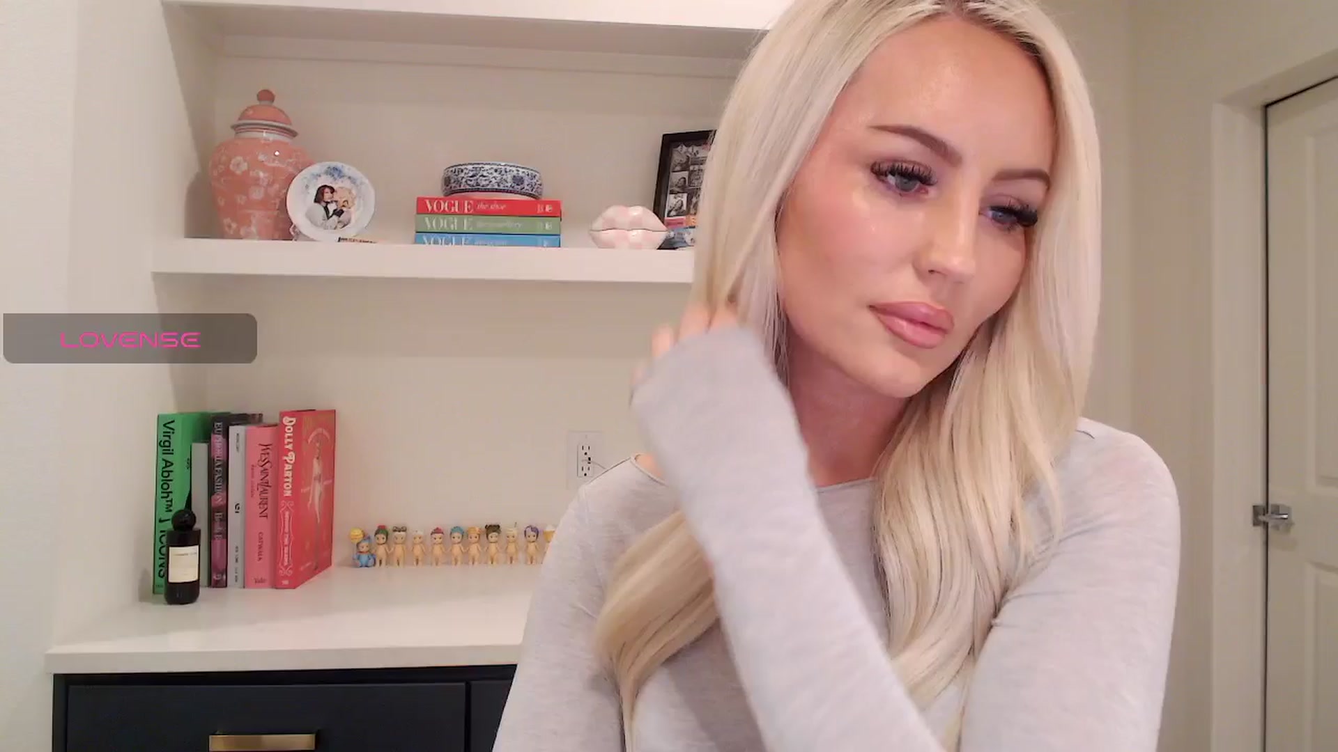 Gallery image thumbnail from Officialelsa's myfreecams stream on, 03/18/2026, 05:32 image 8 of 20