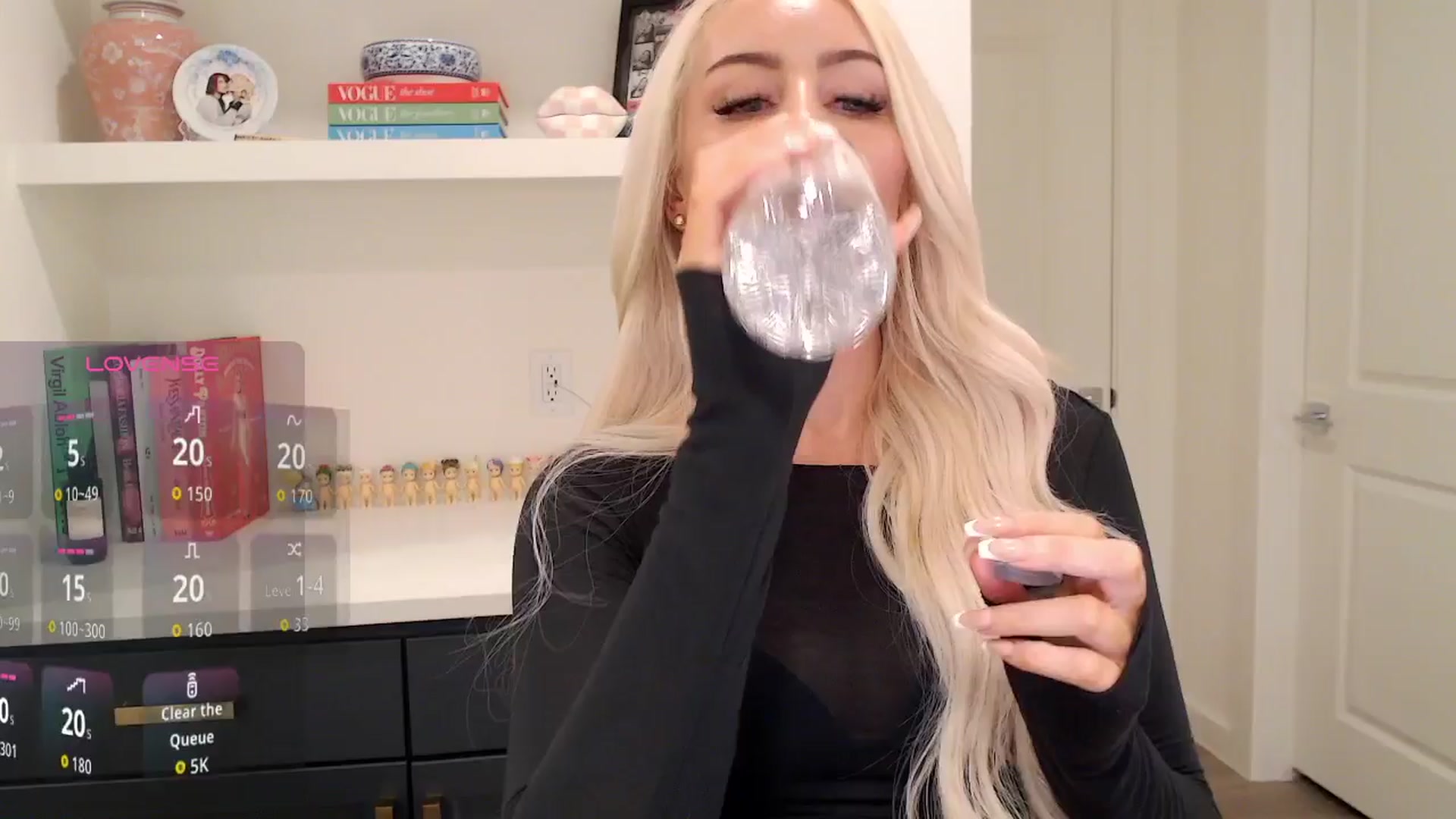 Gallery image thumbnail from Officialelsa's myfreecams stream on, 03/25/2026, 05:17 image 2 of 20