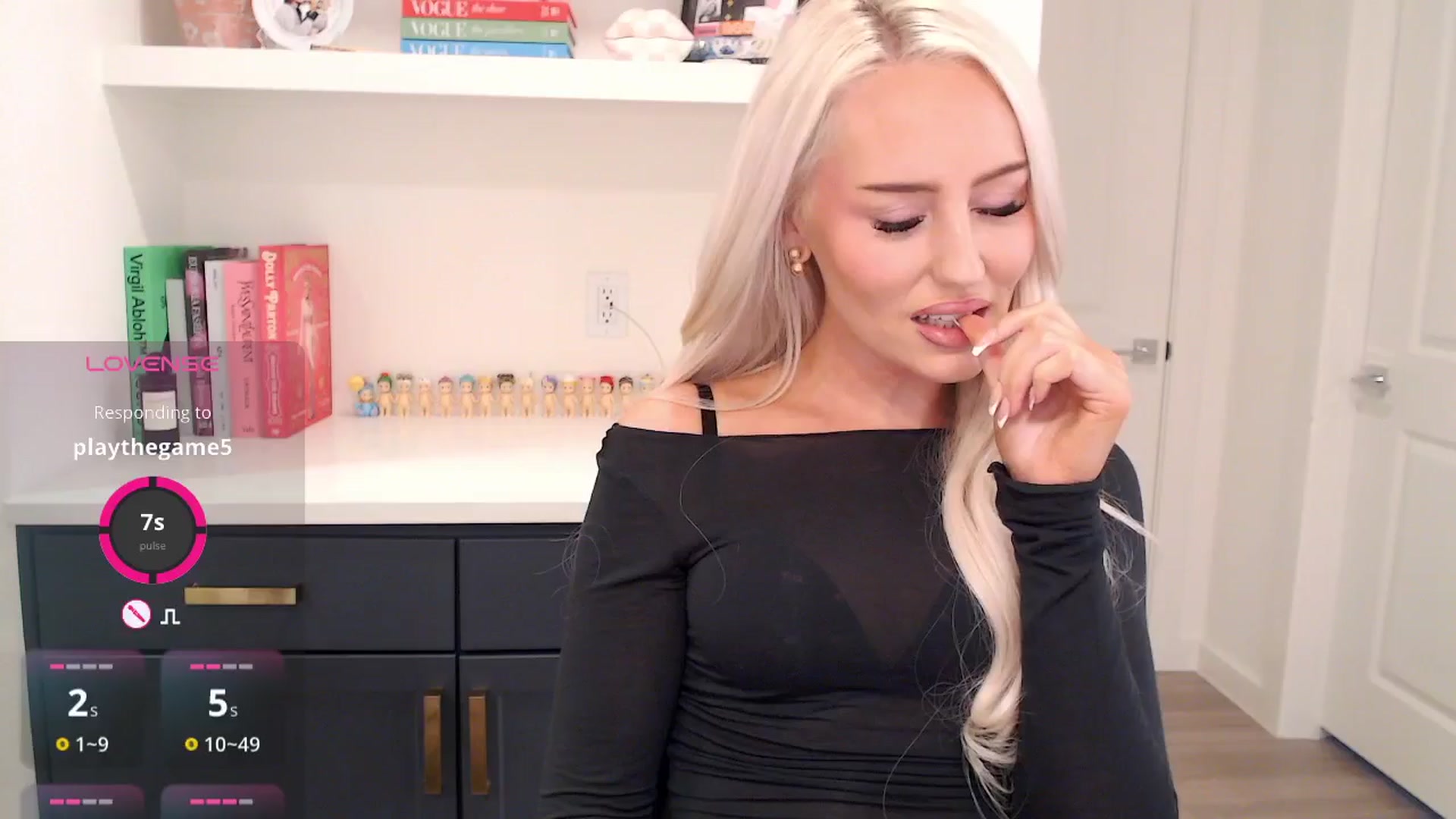 Gallery image thumbnail from Officialelsa's myfreecams stream on, 03/31/2026, 23:01 image 4 of 20
