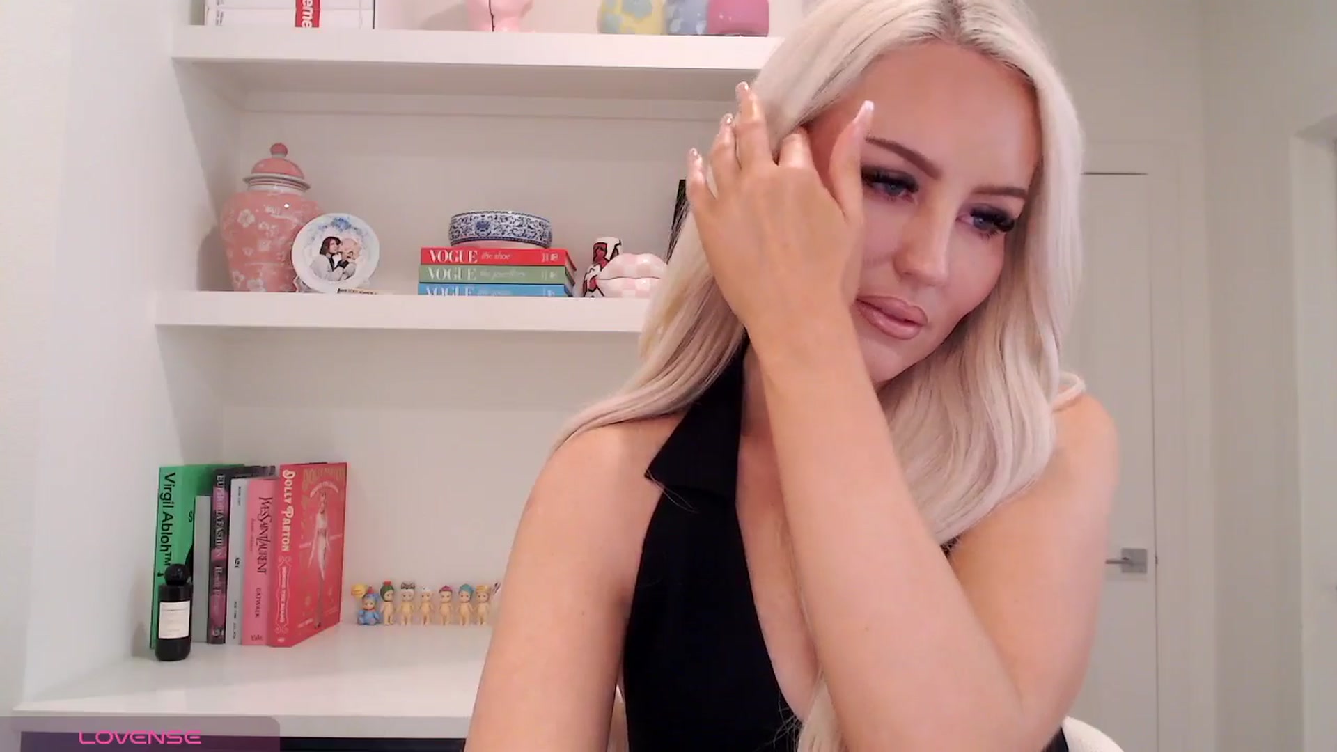 Gallery image thumbnail from Officialelsa's myfreecams stream on, 04/09/2026, 20:22 image 6 of 20