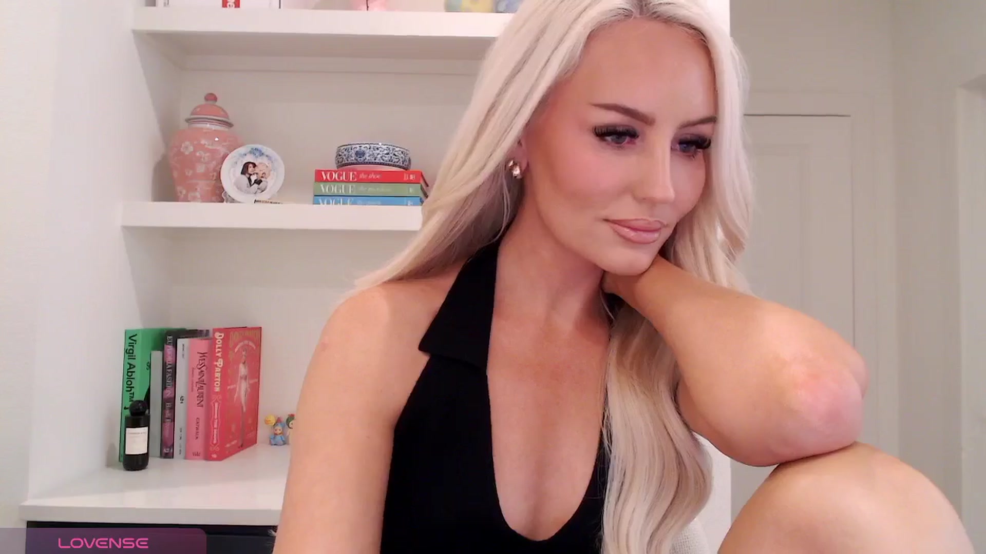 Gallery image thumbnail from Officialelsa's myfreecams stream on, 04/09/2026, 20:22 image 15 of 20