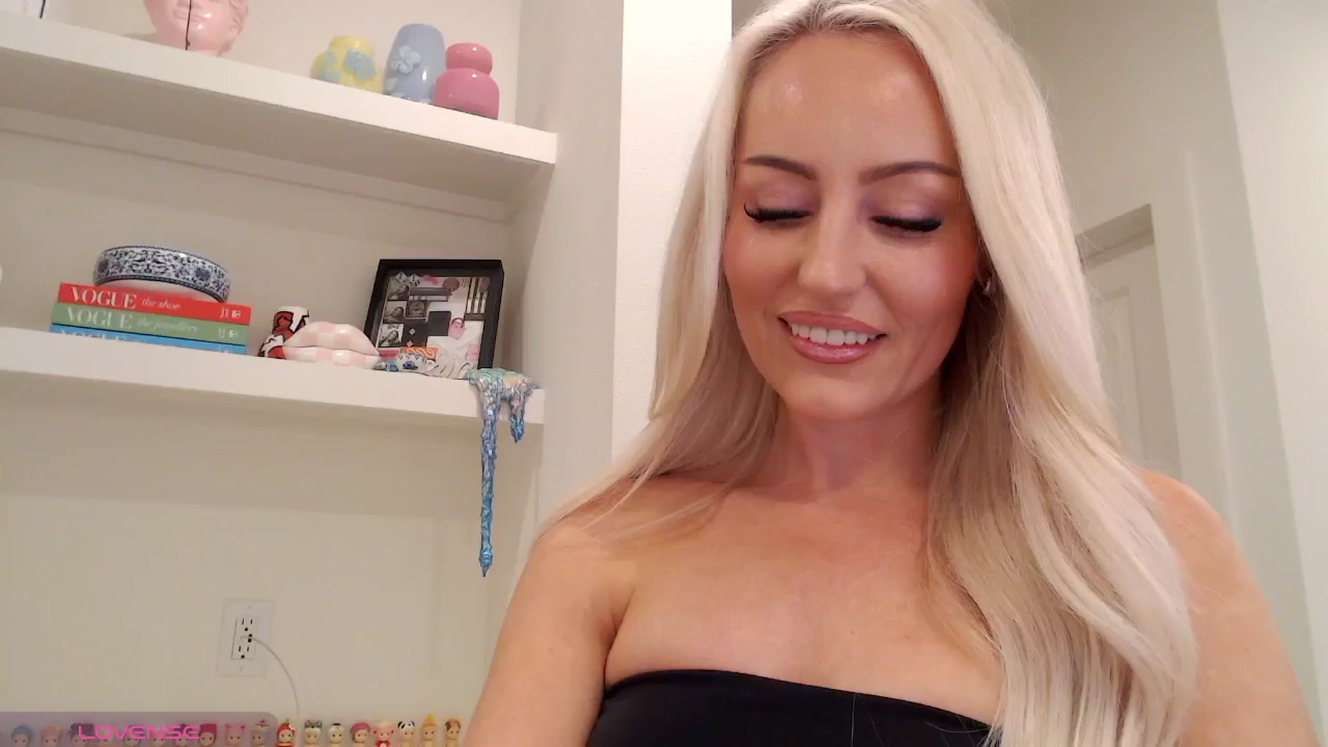 Gallery image thumbnail from Officialelsa's myfreecams stream on, 04/14/2026, 24:47 image 10 of 20