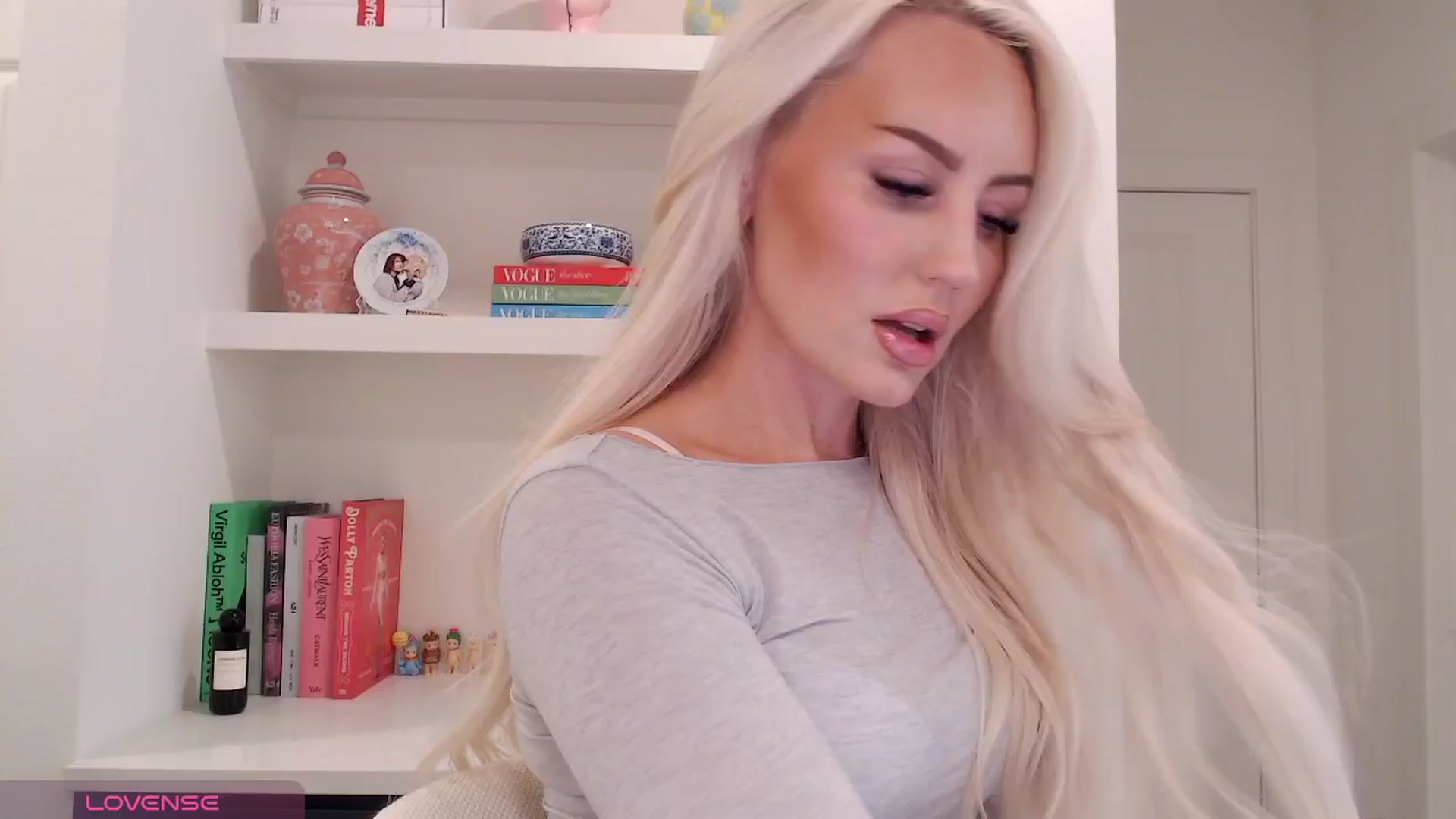 Gallery image thumbnail from Officialelsa's myfreecams stream on, 04/15/2026, 22:45 image 7 of 20