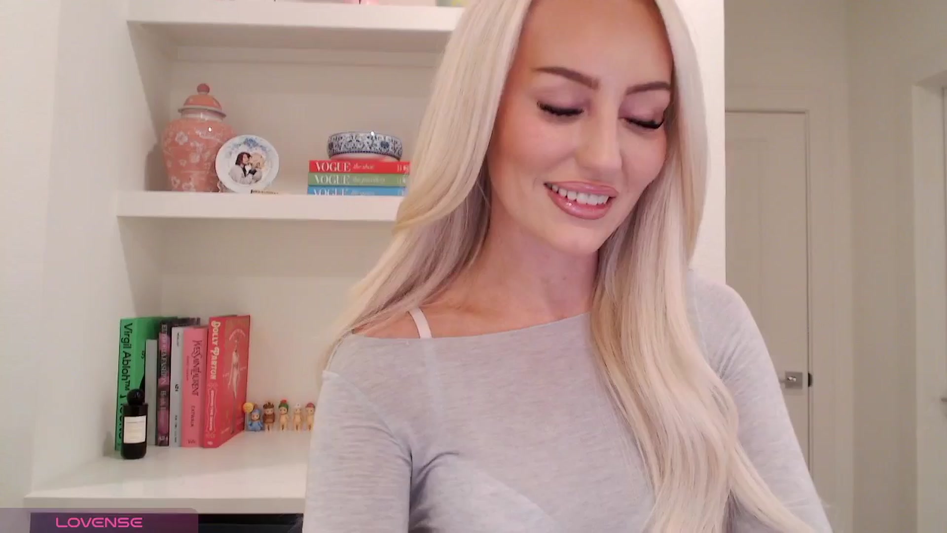 Gallery image thumbnail from Officialelsa's myfreecams stream on, 04/15/2026, 22:45 image 10 of 20