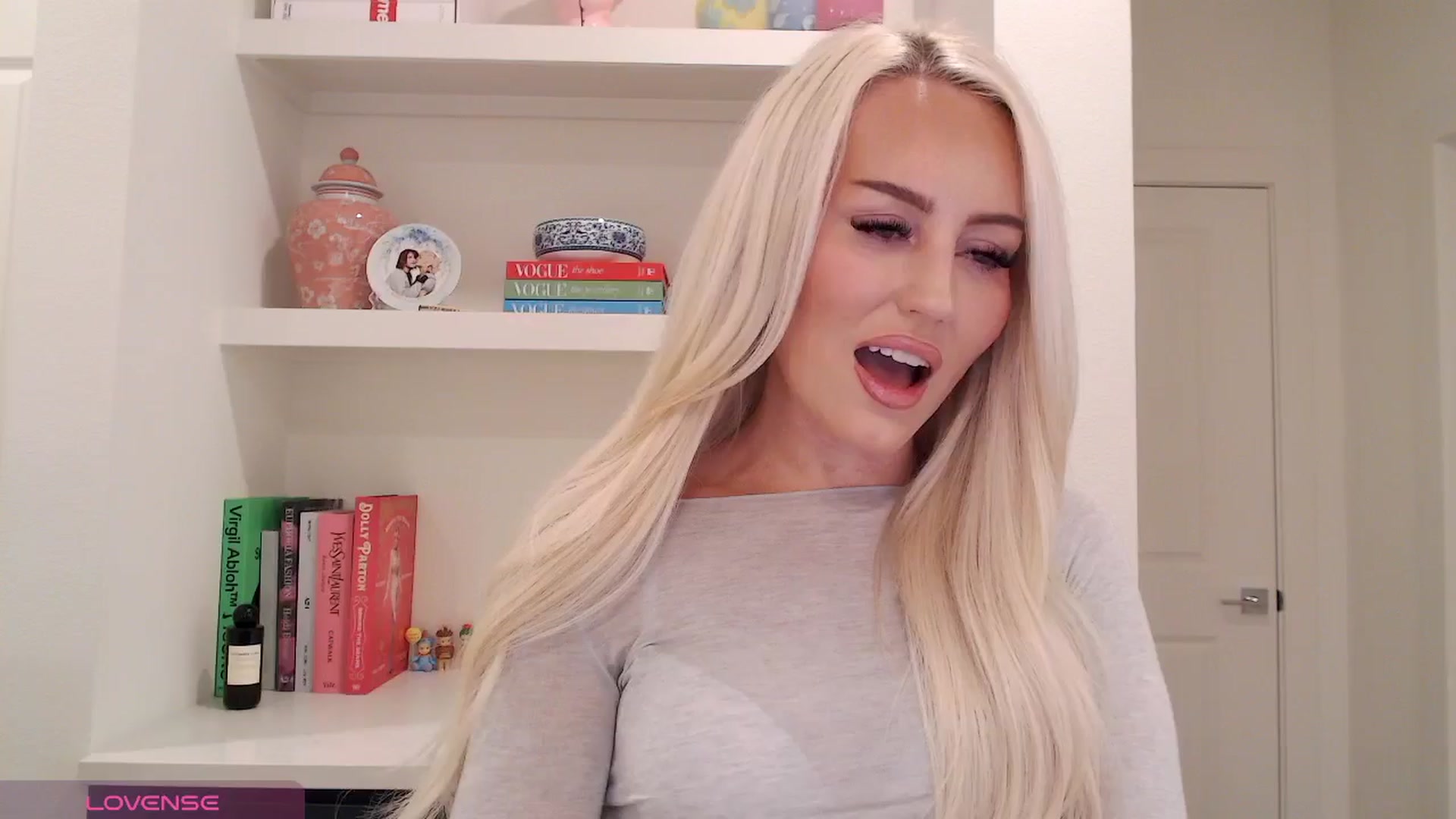 Gallery image thumbnail from Officialelsa's myfreecams stream on, 04/15/2026, 23:05 image 12 of 20