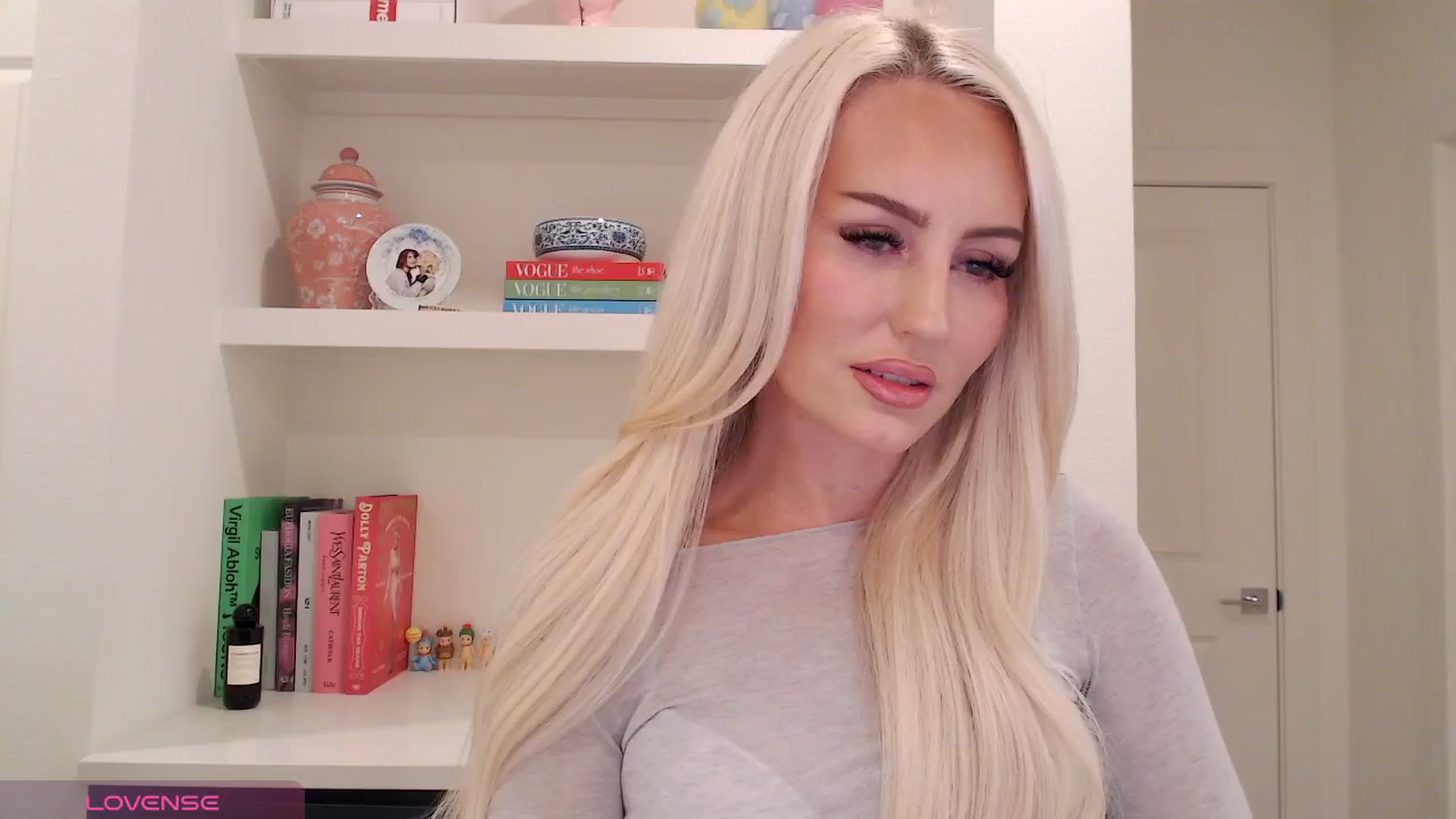Gallery image thumbnail from Officialelsa's myfreecams stream on, 04/15/2026, 23:05 image 18 of 20