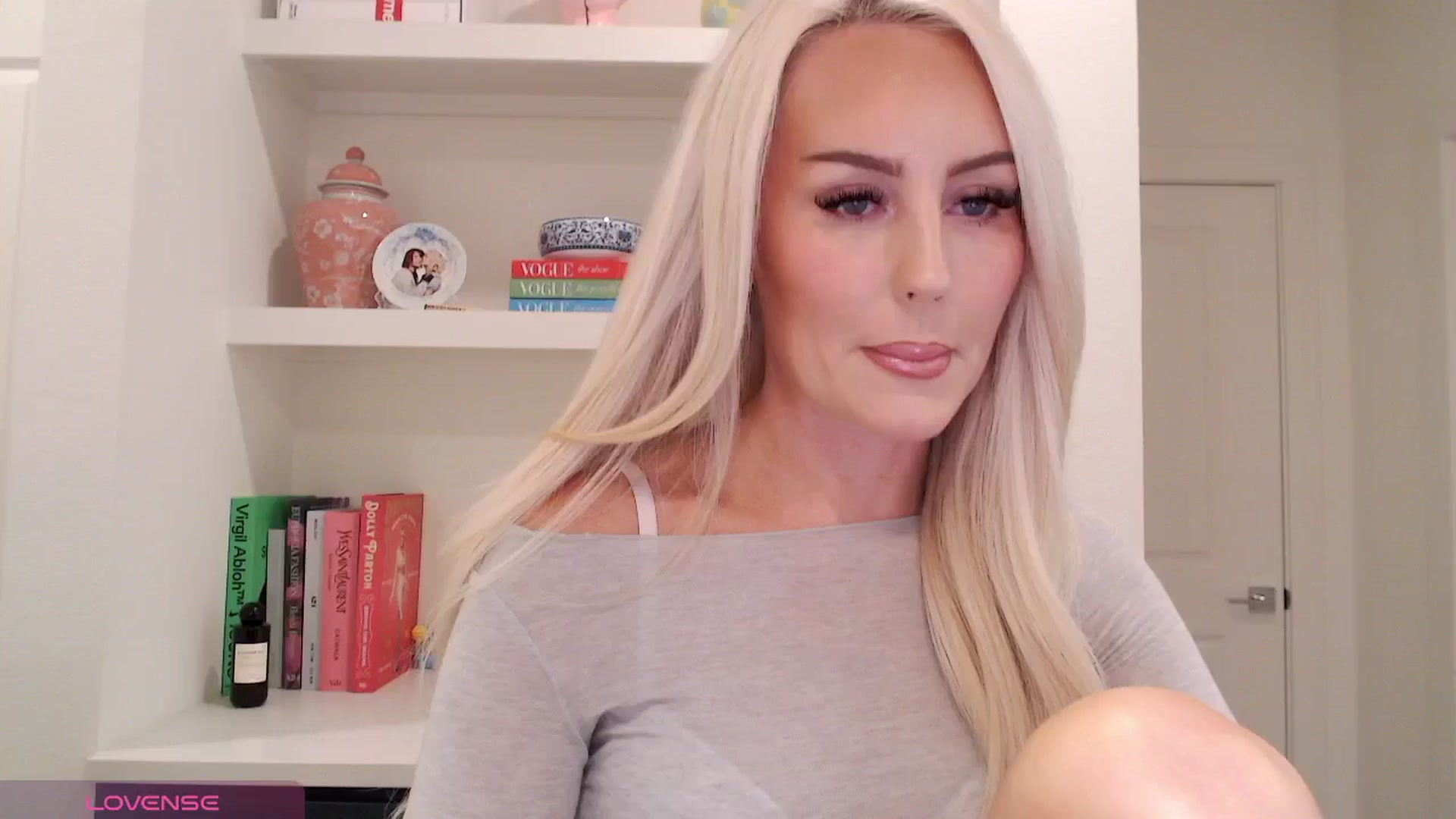 Gallery image thumbnail from Officialelsa's myfreecams stream on, 04/15/2026, 23:05 image 3 of 20