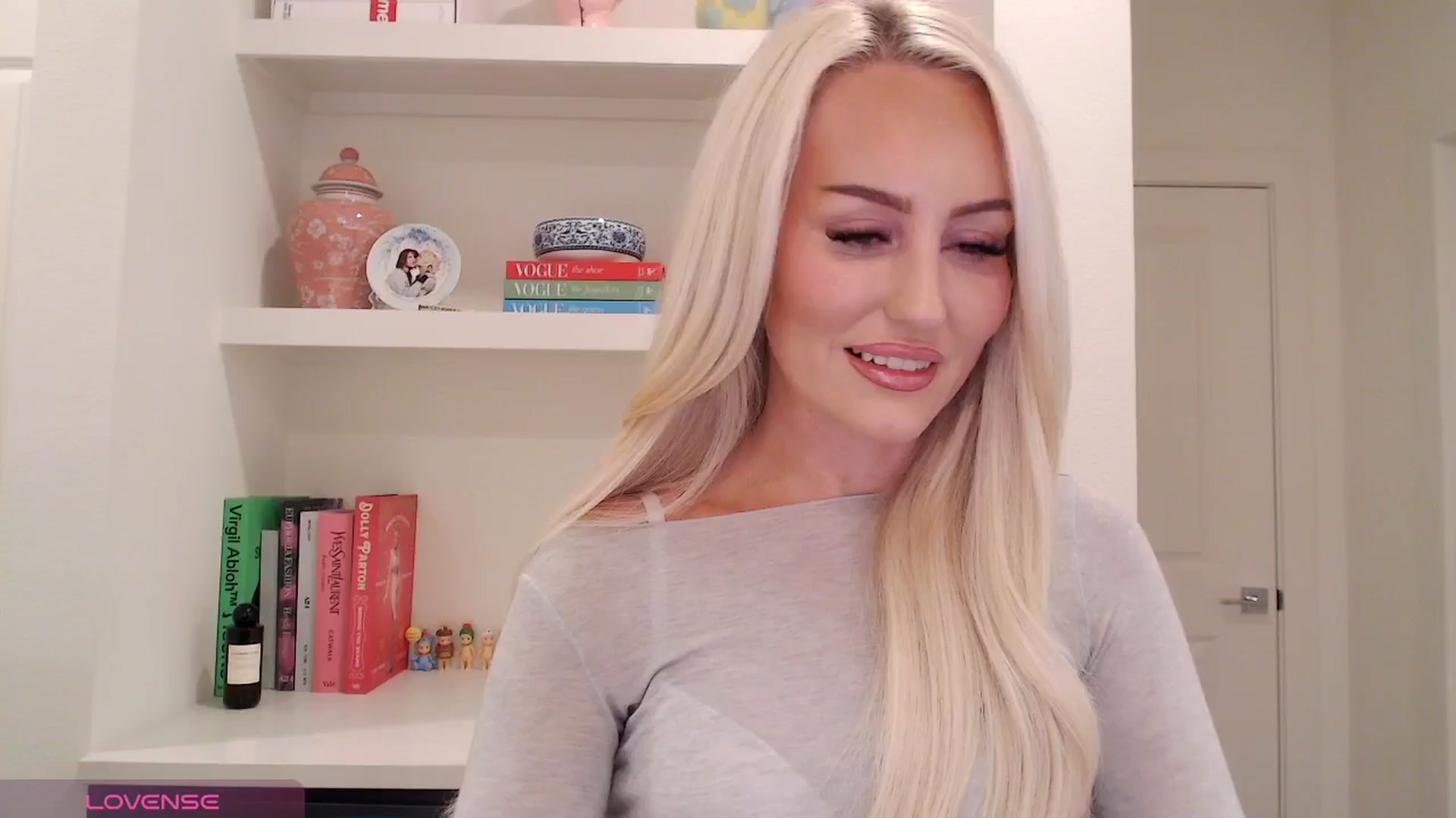 Gallery image thumbnail from Officialelsa's myfreecams stream on, 04/15/2026, 23:05 image 15 of 20