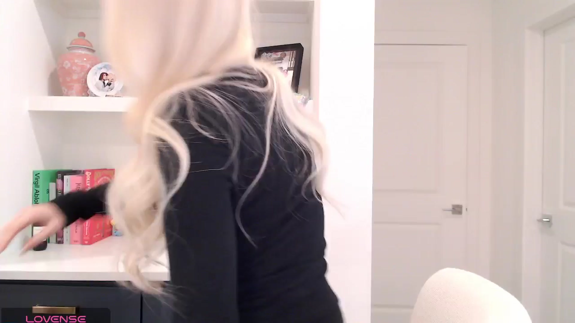 Gallery image thumbnail from Officialelsa's myfreecams stream on, 04/23/2026, 20:52 image 5 of 20