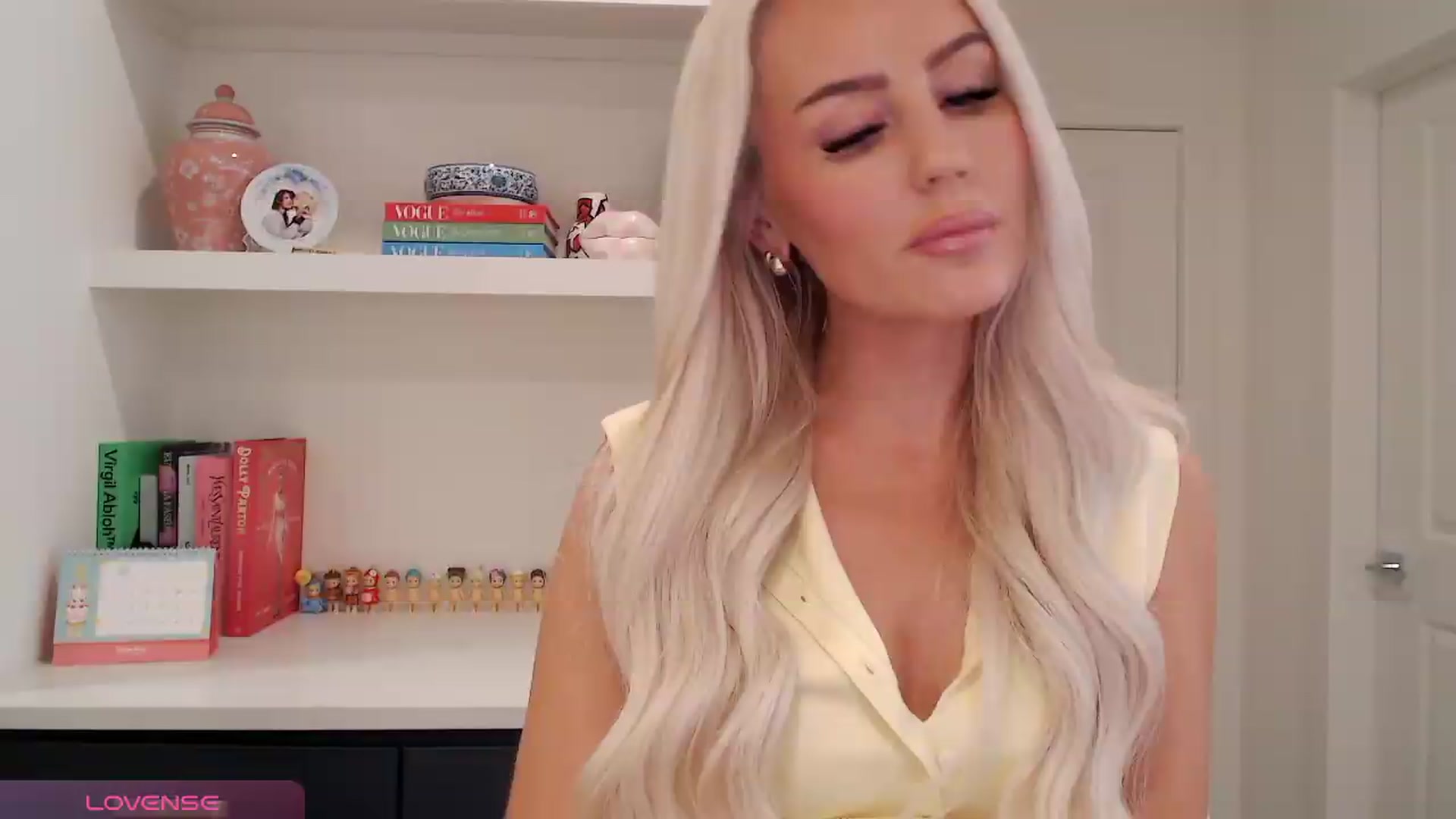 Gallery image thumbnail from Officialelsa's myfreecams stream on, 05/09/2026, 22:06 image 18 of 20