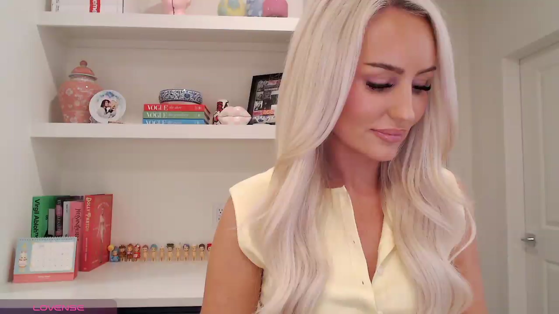 Gallery image thumbnail from Officialelsa's myfreecams stream on, 05/10/2026, 24:03 image 11 of 20