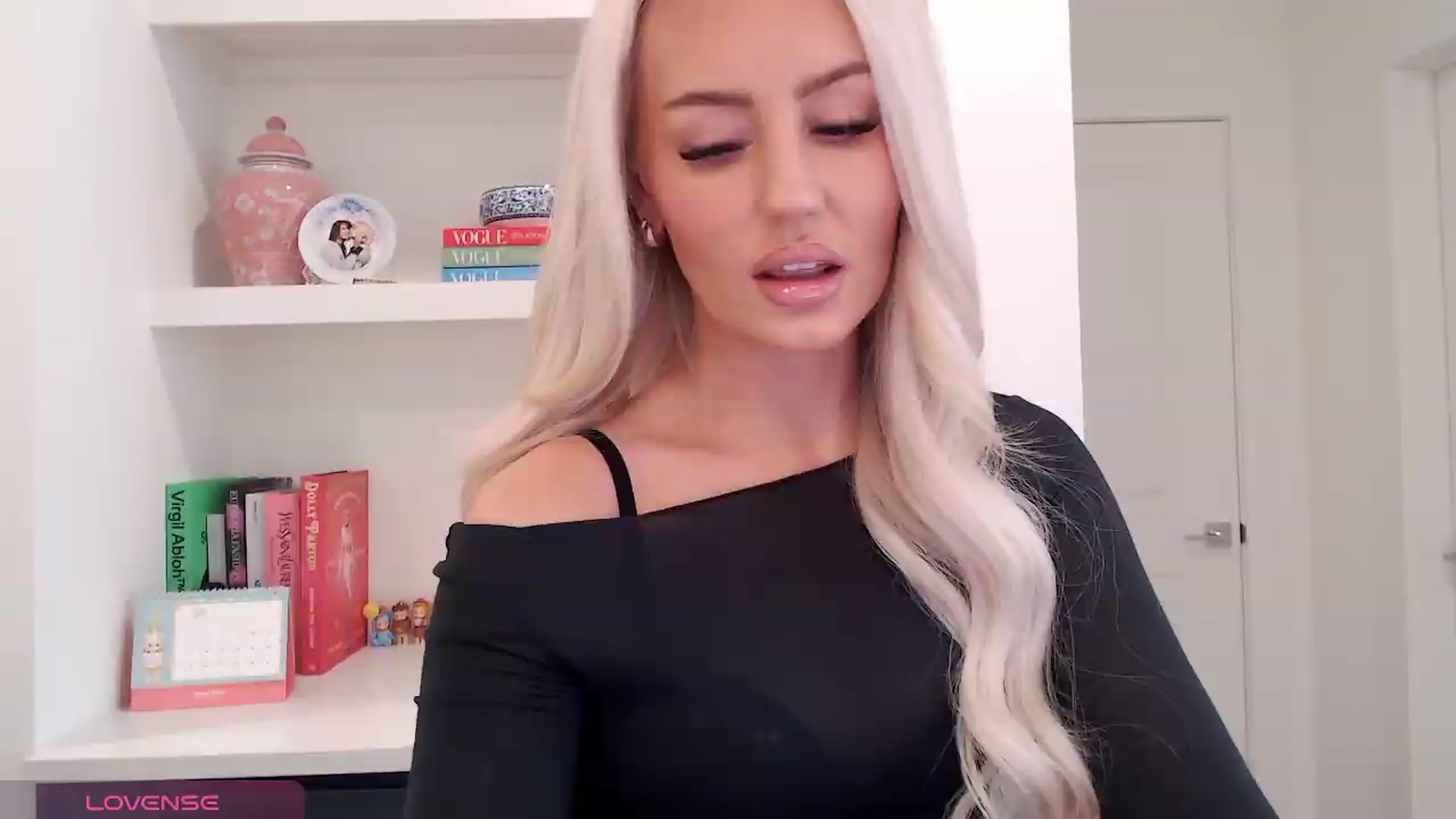 Gallery image thumbnail from Officialelsa's myfreecams stream on, 05/13/2026, 21:39 image 3 of 20