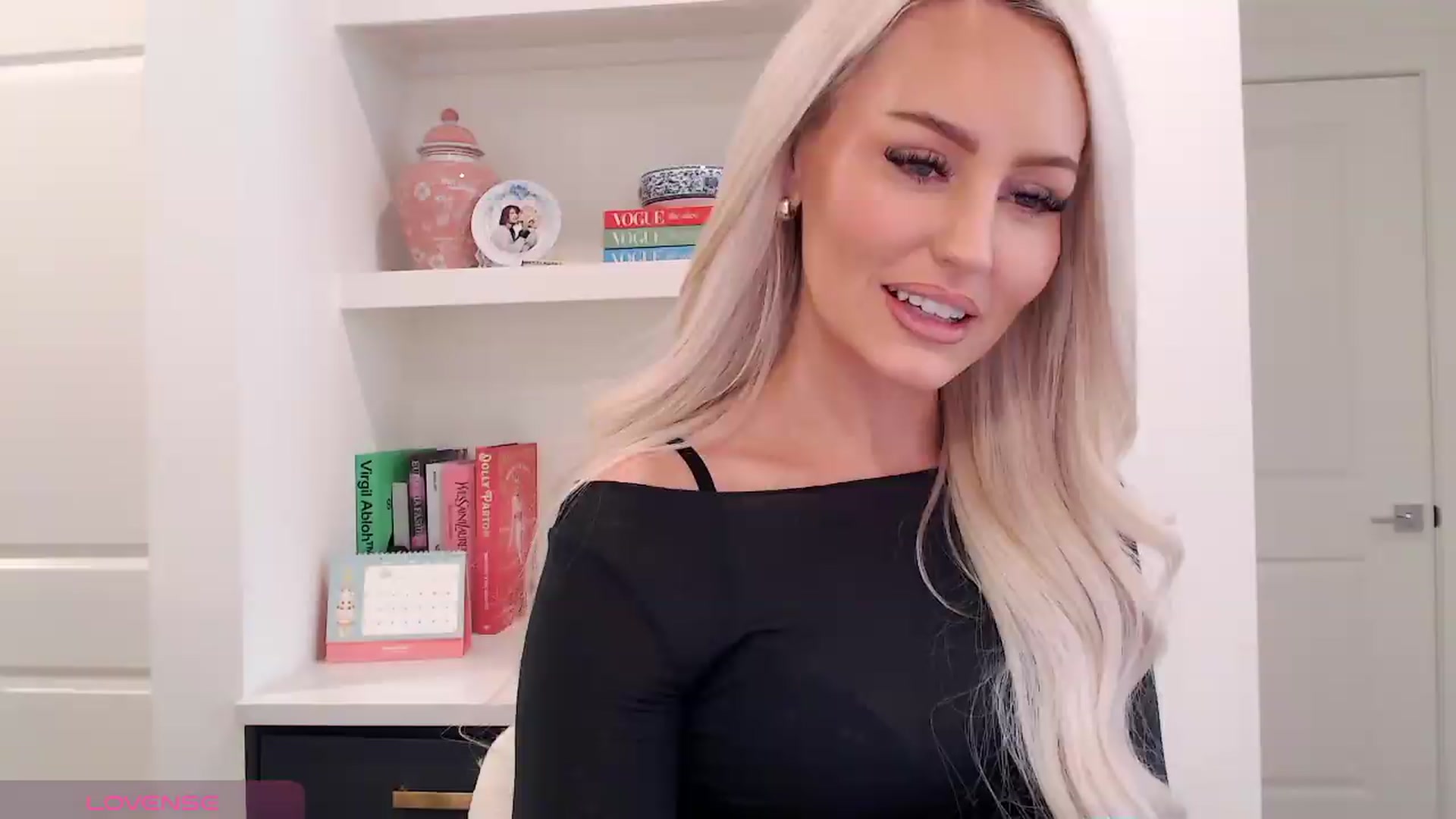 Gallery image thumbnail from Officialelsa's myfreecams stream on, 05/13/2026, 21:39 image 11 of 20