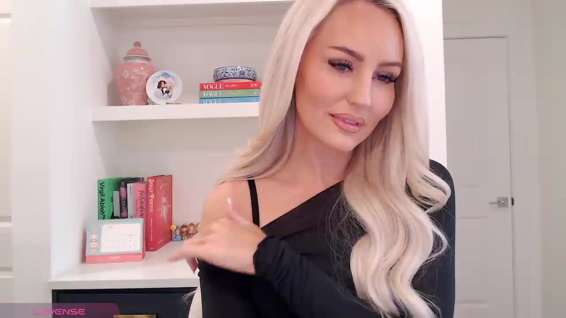 Gallery image thumbnail from Officialelsa's myfreecams stream on, 05/13/2026, 21:39 image 9 of 20