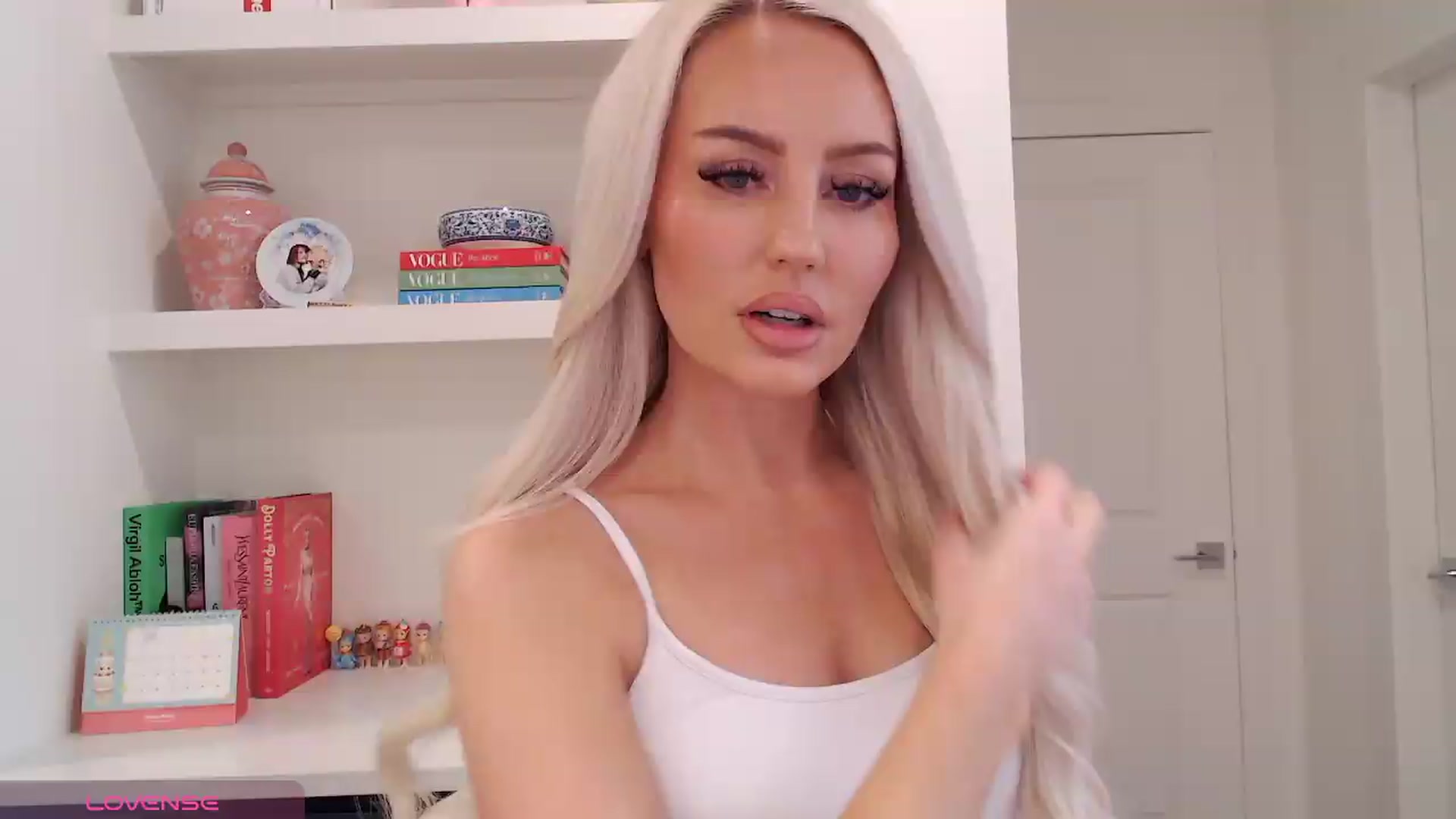 Gallery image thumbnail from Officialelsa's myfreecams stream on, 05/14/2026, 22:01 image 1 of 20