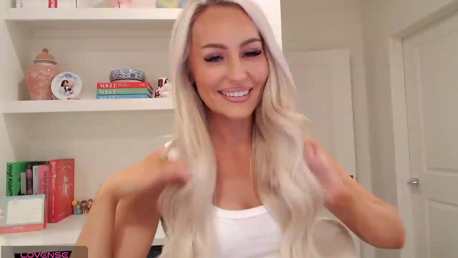 Gallery image thumbnail from Officialelsa's myfreecams stream on, 05/21/2026, 23:55 image 10 of 20