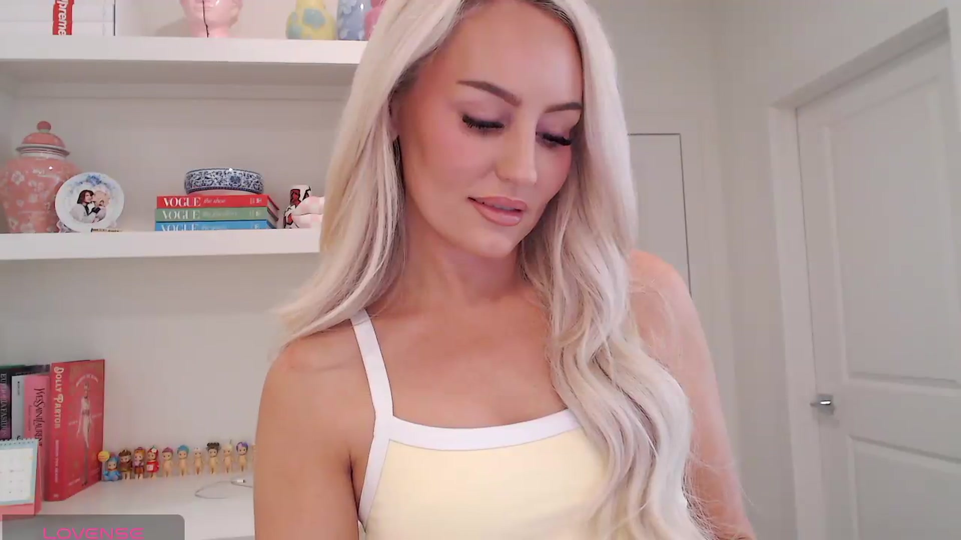 Gallery image thumbnail from Officialelsa's myfreecams stream on, 05/24/2026, 19:35 image 2 of 20