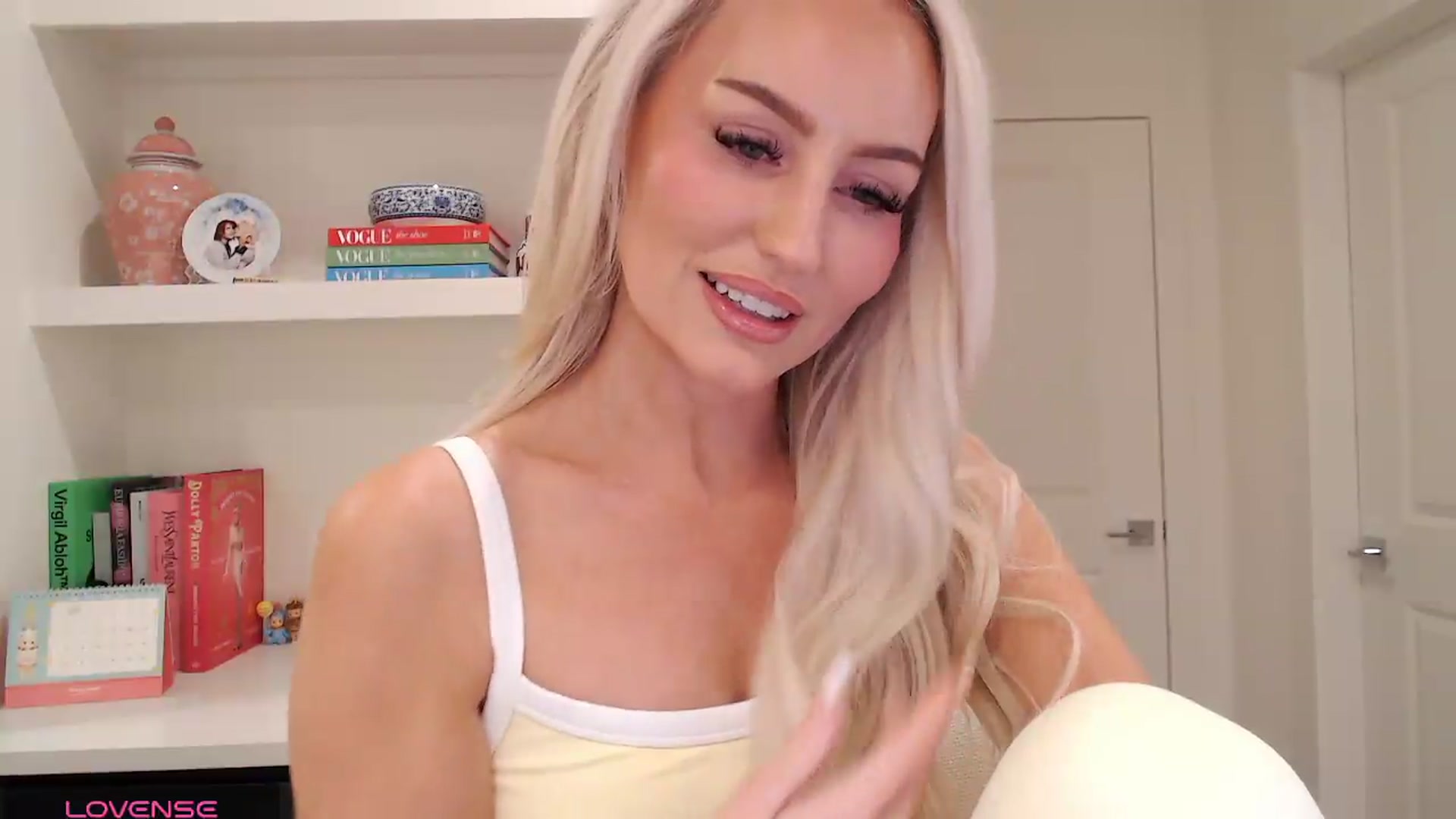Gallery image thumbnail from Officialelsa's myfreecams stream on, 05/24/2026, 22:09 image 11 of 20