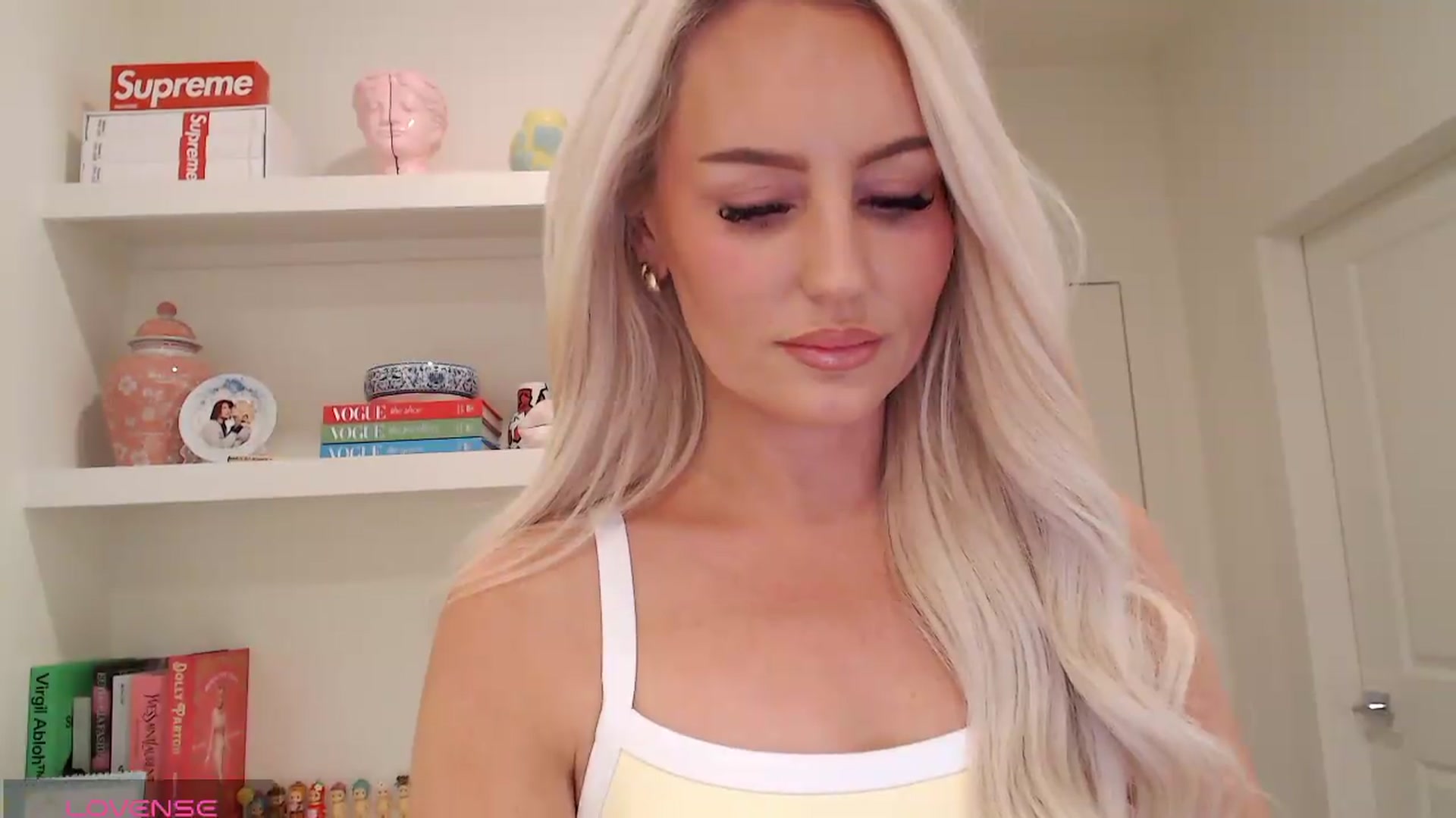 Gallery image thumbnail from Officialelsa's myfreecams stream on, 05/24/2026, 22:09 image 13 of 20
