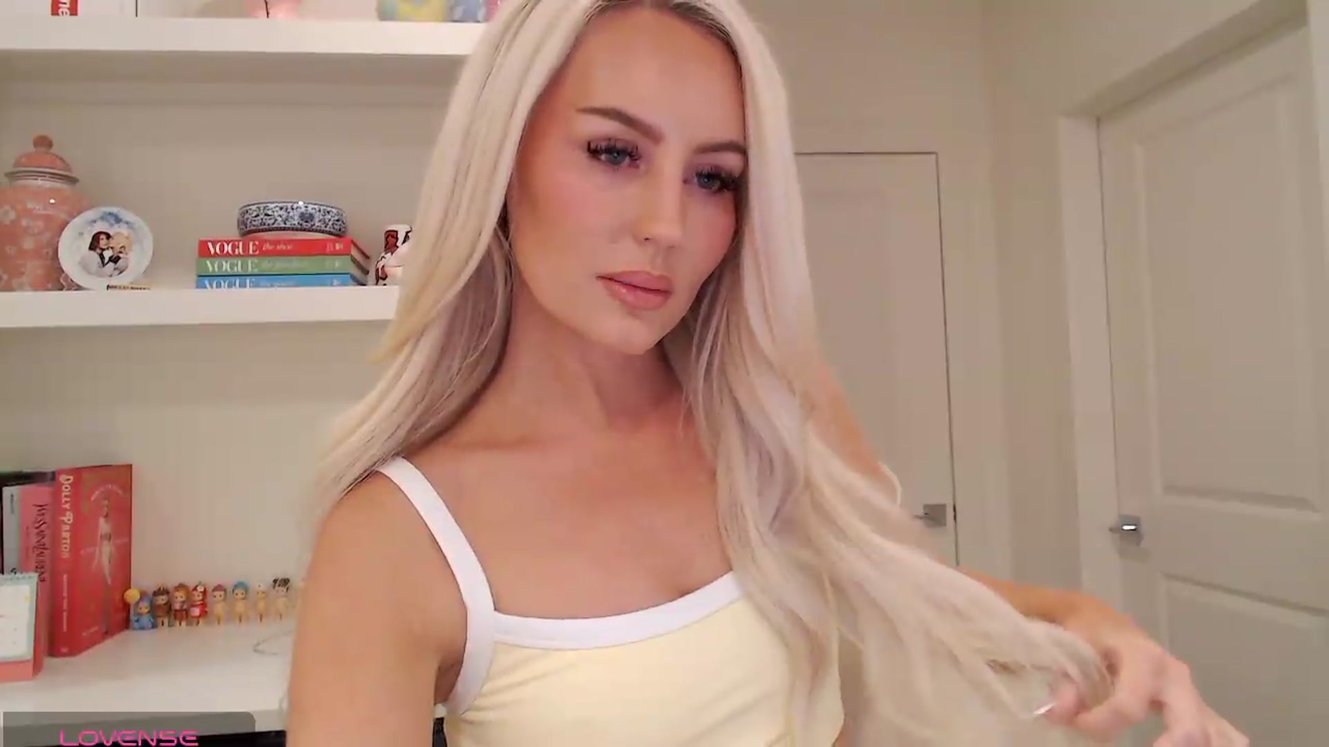 Gallery image thumbnail from Officialelsa's myfreecams stream on, 05/24/2026, 22:09 image 5 of 20
