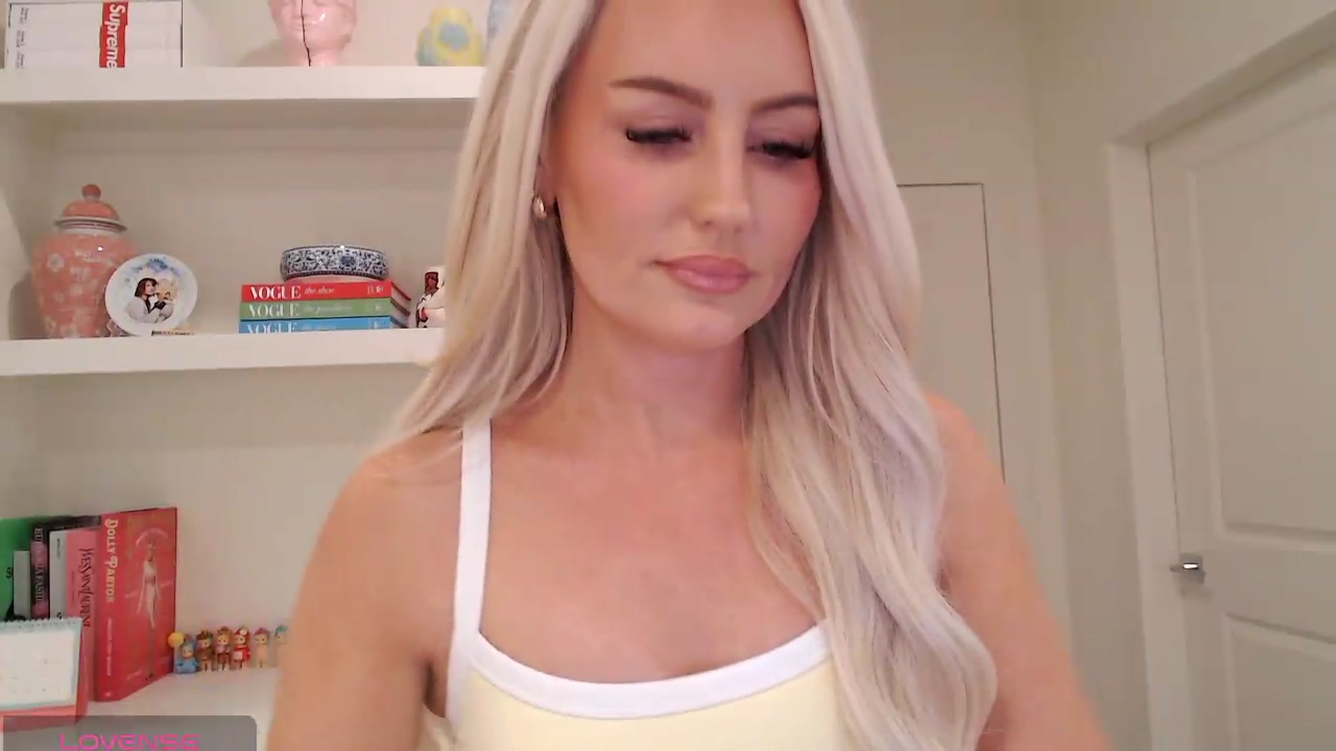 Gallery image thumbnail from Officialelsa's myfreecams stream on, 05/24/2026, 22:09 image 16 of 20