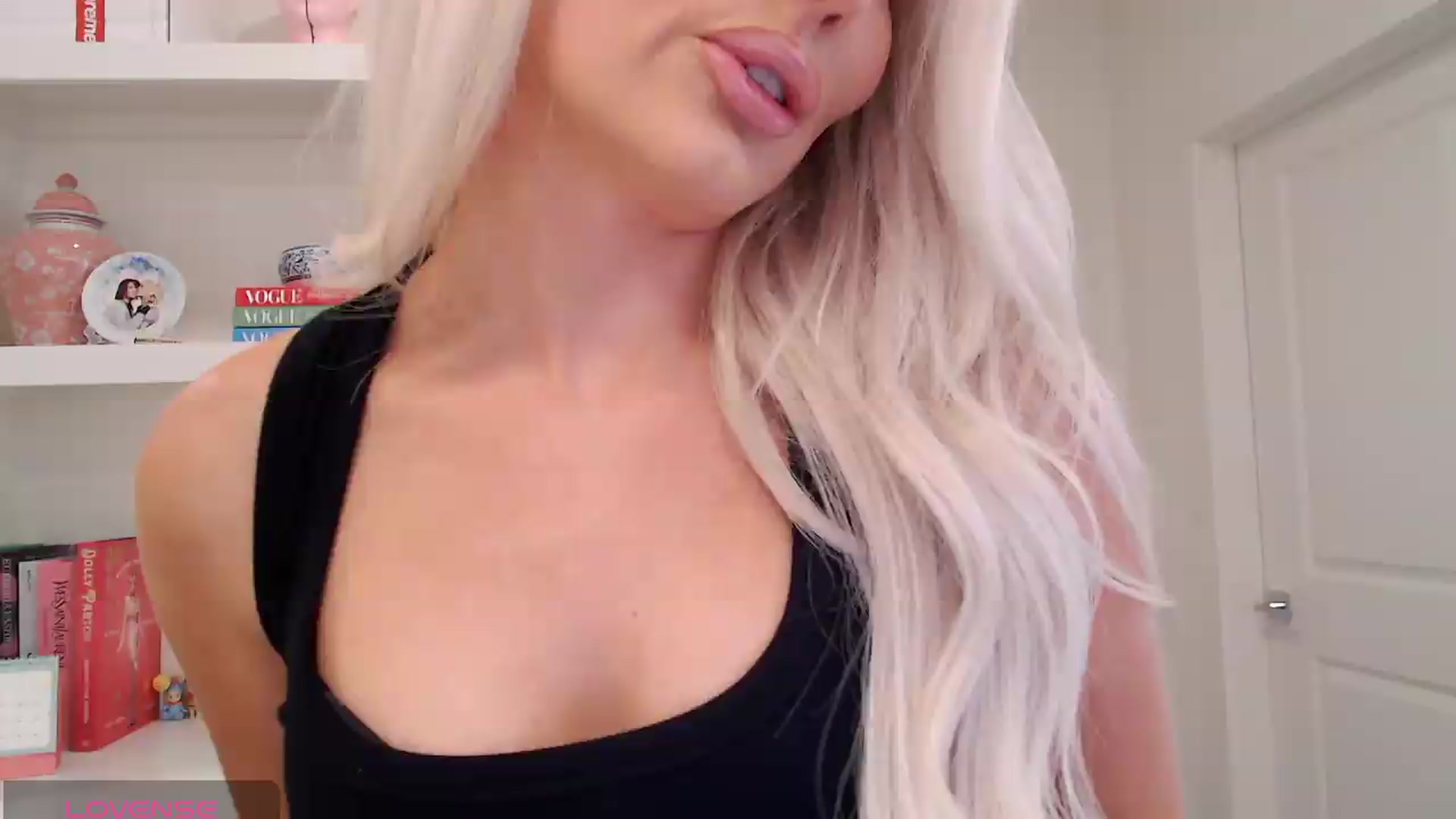 Gallery image thumbnail from Officialelsa's myfreecams stream on, 05/28/2026, 19:22 image 12 of 20