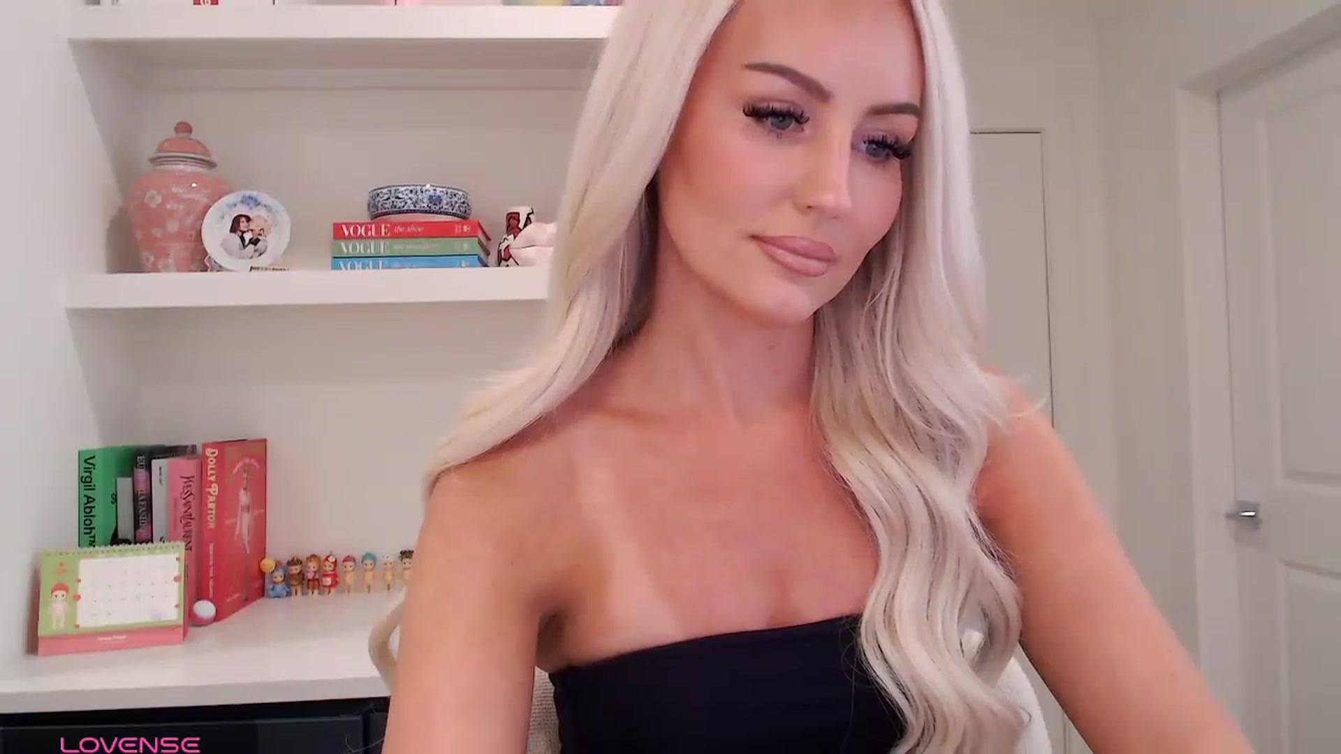 Gallery image thumbnail from Officialelsa's myfreecams stream on, 06/13/2026, 20:26 image 8 of 20