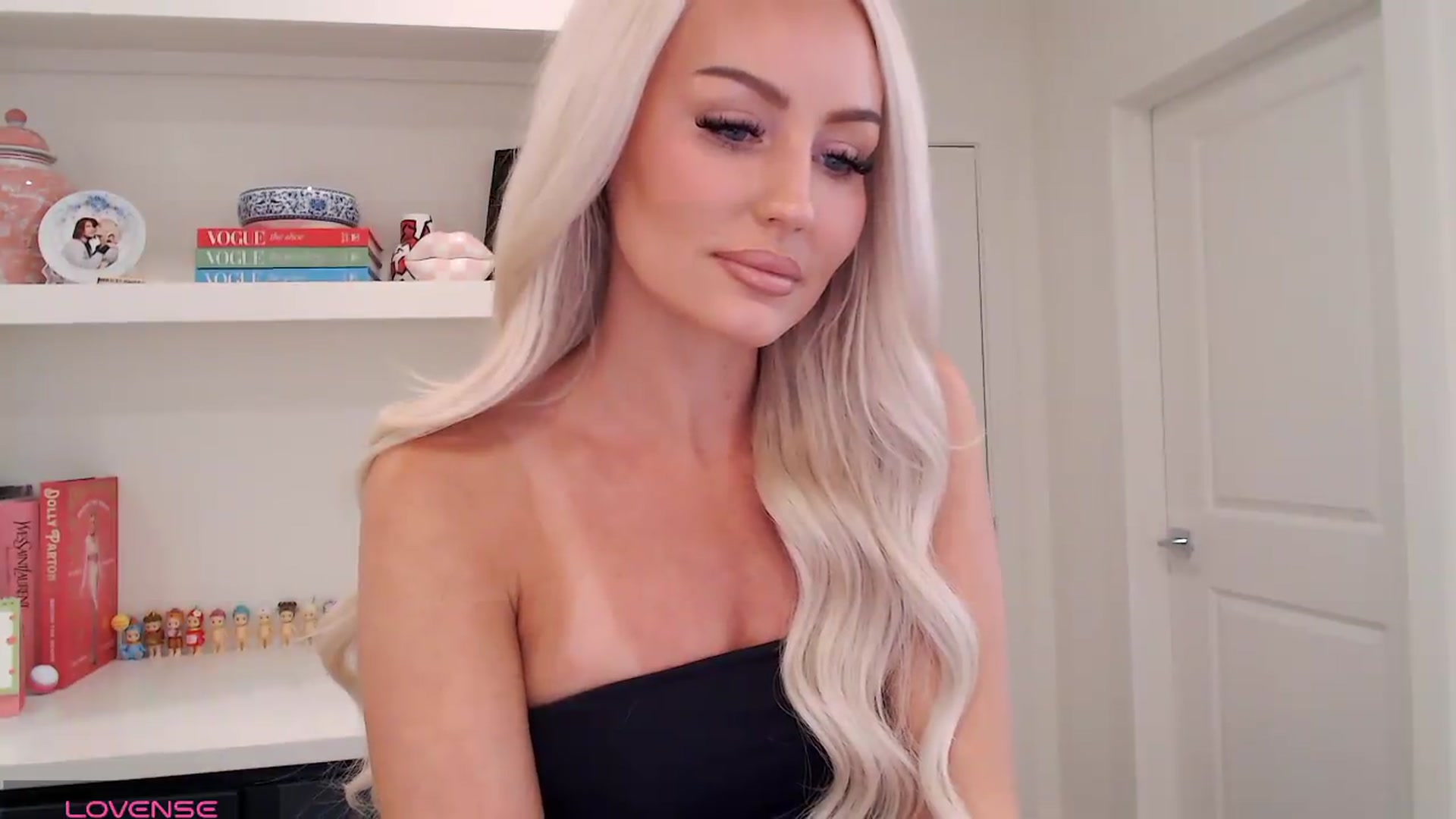 Gallery image thumbnail from Officialelsa's myfreecams stream on, 06/13/2026, 20:26 image 10 of 20