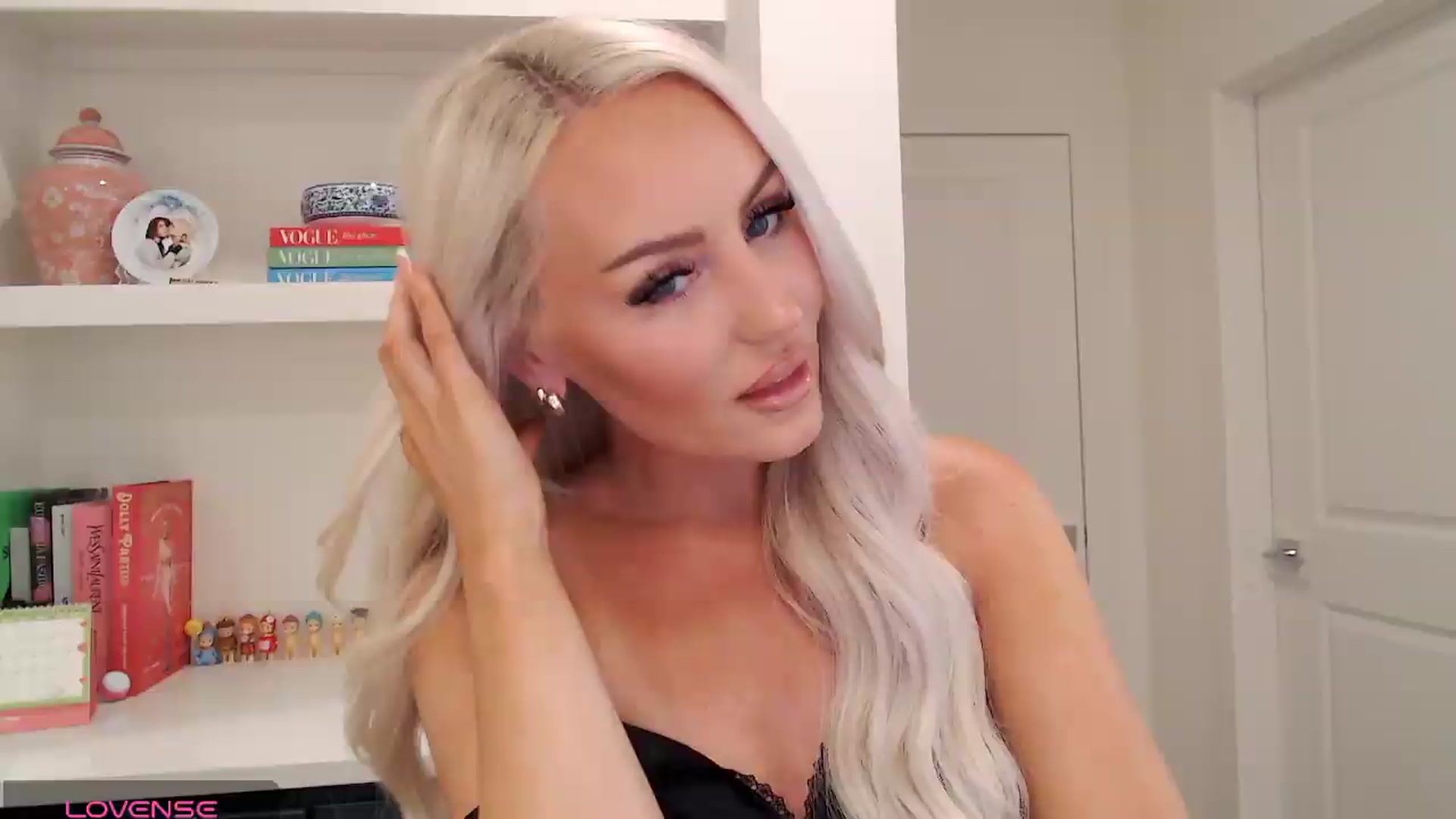 Gallery image thumbnail from Officialelsa's myfreecams stream on, 06/14/2026, 23:02 image 4 of 20