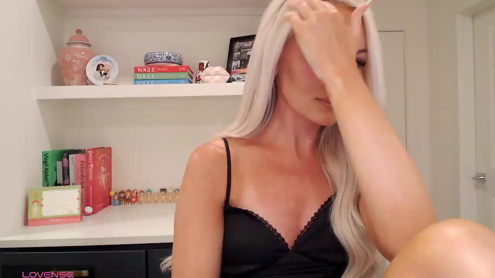 Gallery image thumbnail from Officialelsa's myfreecams stream on, 06/15/2026, 05:23 image 3 of 20