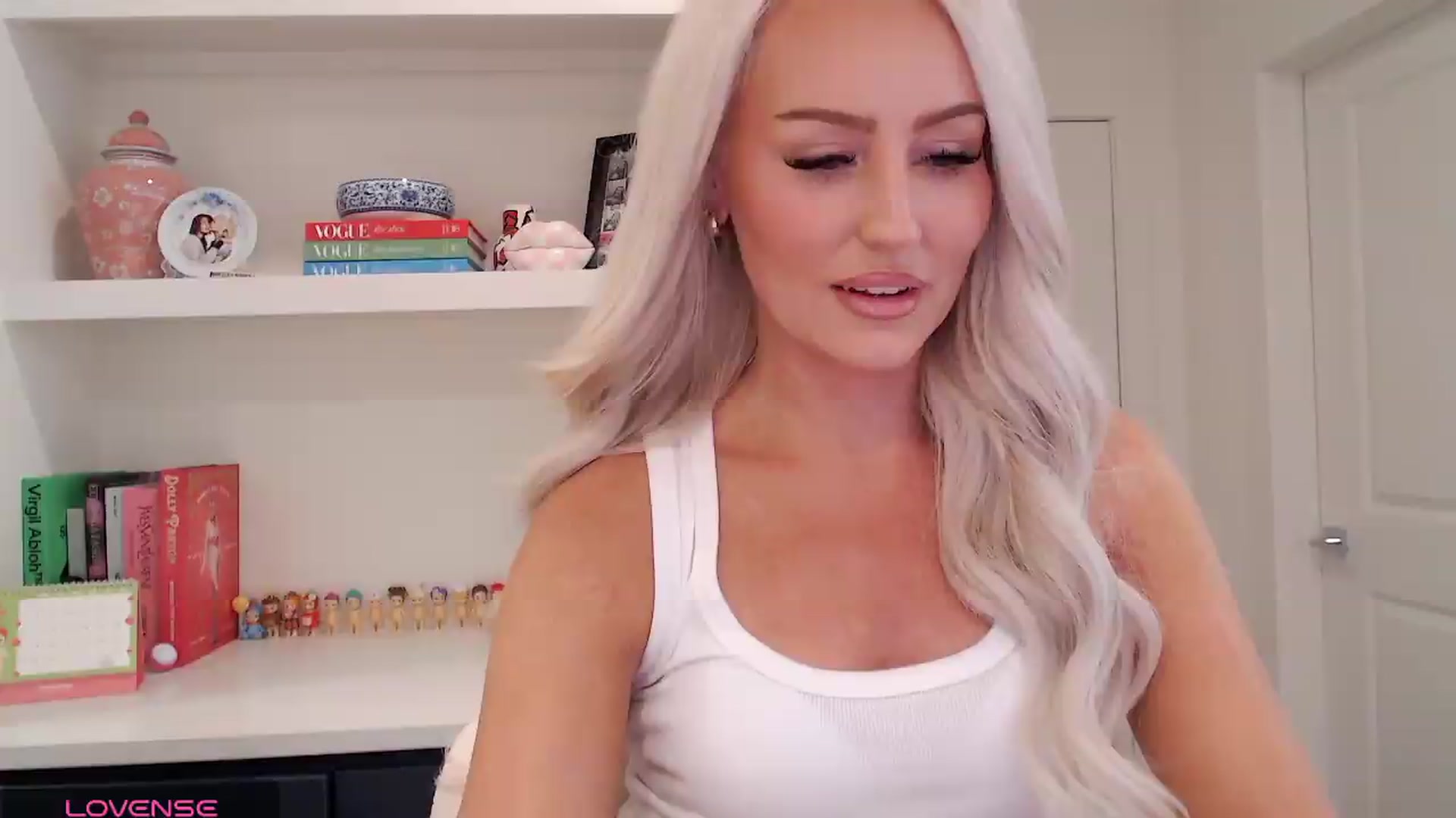 Gallery image thumbnail from Officialelsa's myfreecams stream on, 06/15/2026, 20:39 image 12 of 20