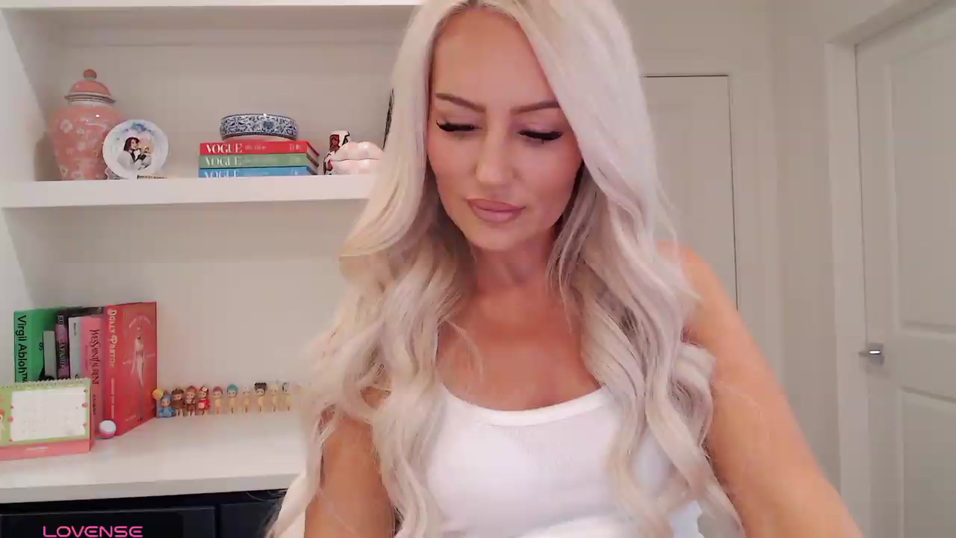 Gallery image thumbnail from Officialelsa's myfreecams stream on, 06/15/2026, 20:39 image 3 of 20