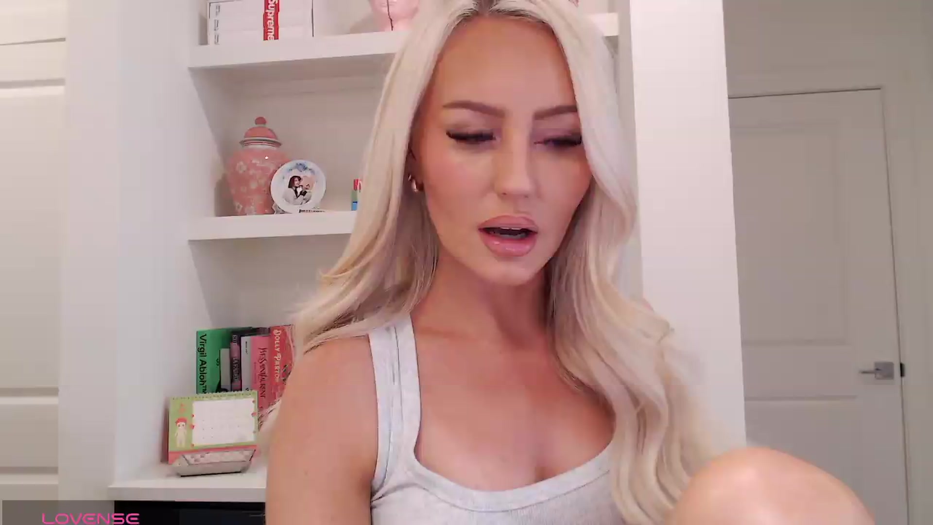 Gallery image thumbnail from Officialelsa's myfreecams stream on, 06/26/2026, 21:06 image 13 of 20