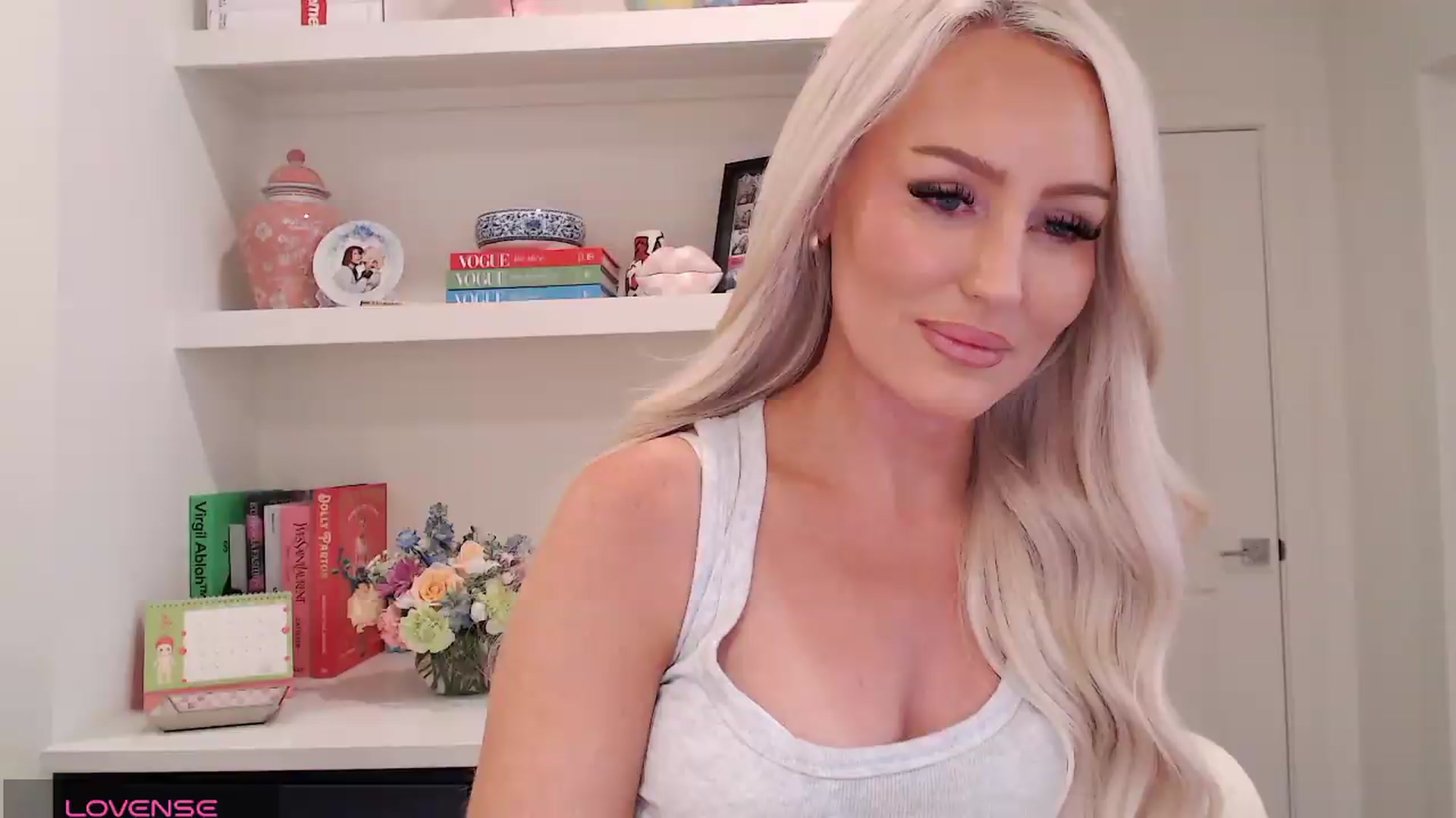 Gallery image thumbnail from Officialelsa's myfreecams stream on, 06/26/2026, 22:46 image 16 of 20