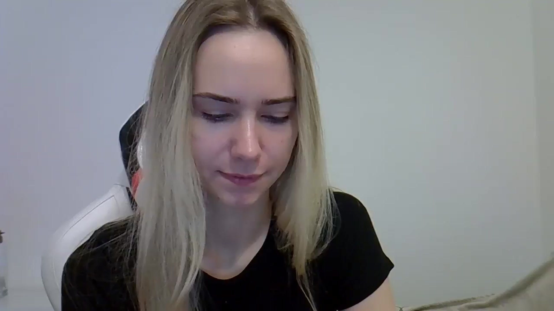 Gallery image thumbnail from OhAlisa's myfreecams stream on, 06/04/2025, 08:52 image 7 of 20